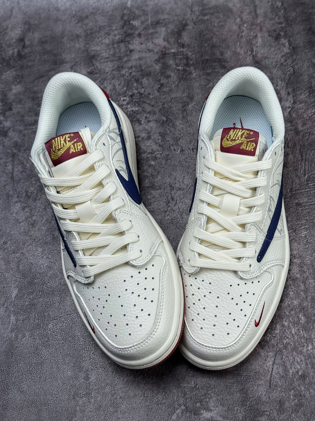 Travis Scott x Nike Air Jordan 1 Low 马年限定 Air Jordan 1 Low 反转白蓝红小勾倒钩 版本 NH0601-064-Top High Quatity Cheap Sneakers Fashion Clothing Clothes Bags handbags Shoes of all Brand wholesale With The best Quality And Beautiful Price from China Factory Chinese suppliers wholesaler seller Travis Scott x Nike Air Jordan 1 Low 马年限定 Air Jordan 1 Low 反转白蓝红小勾倒钩 版本 NH0601-064
