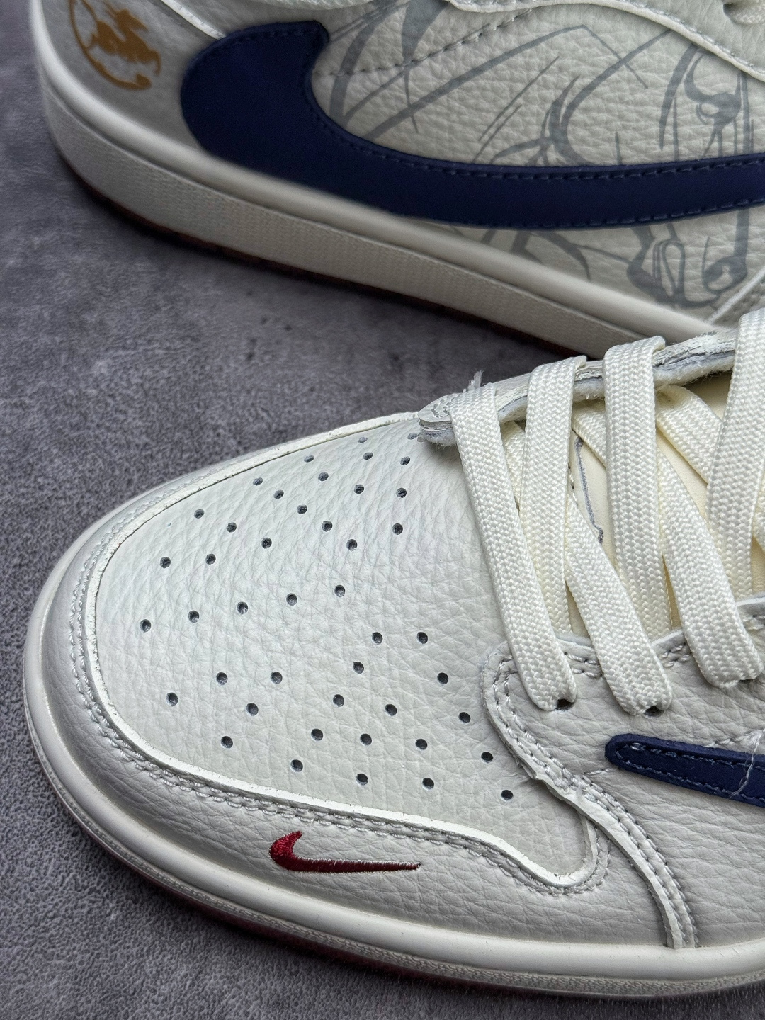 Travis Scott x Nike Air Jordan 1 Low 马年限定 Air Jordan 1 Low 反转白蓝红小勾倒钩 版本 NH0601-064-Top High Quatity Cheap Sneakers Fashion Clothing Clothes Bags handbags Shoes of all Brand wholesale With The best Quality And Beautiful Price from China Factory Chinese suppliers wholesaler seller Travis Scott x Nike Air Jordan 1 Low 马年限定 Air Jordan 1 Low 反转白蓝红小勾倒钩 版本 NH0601-064