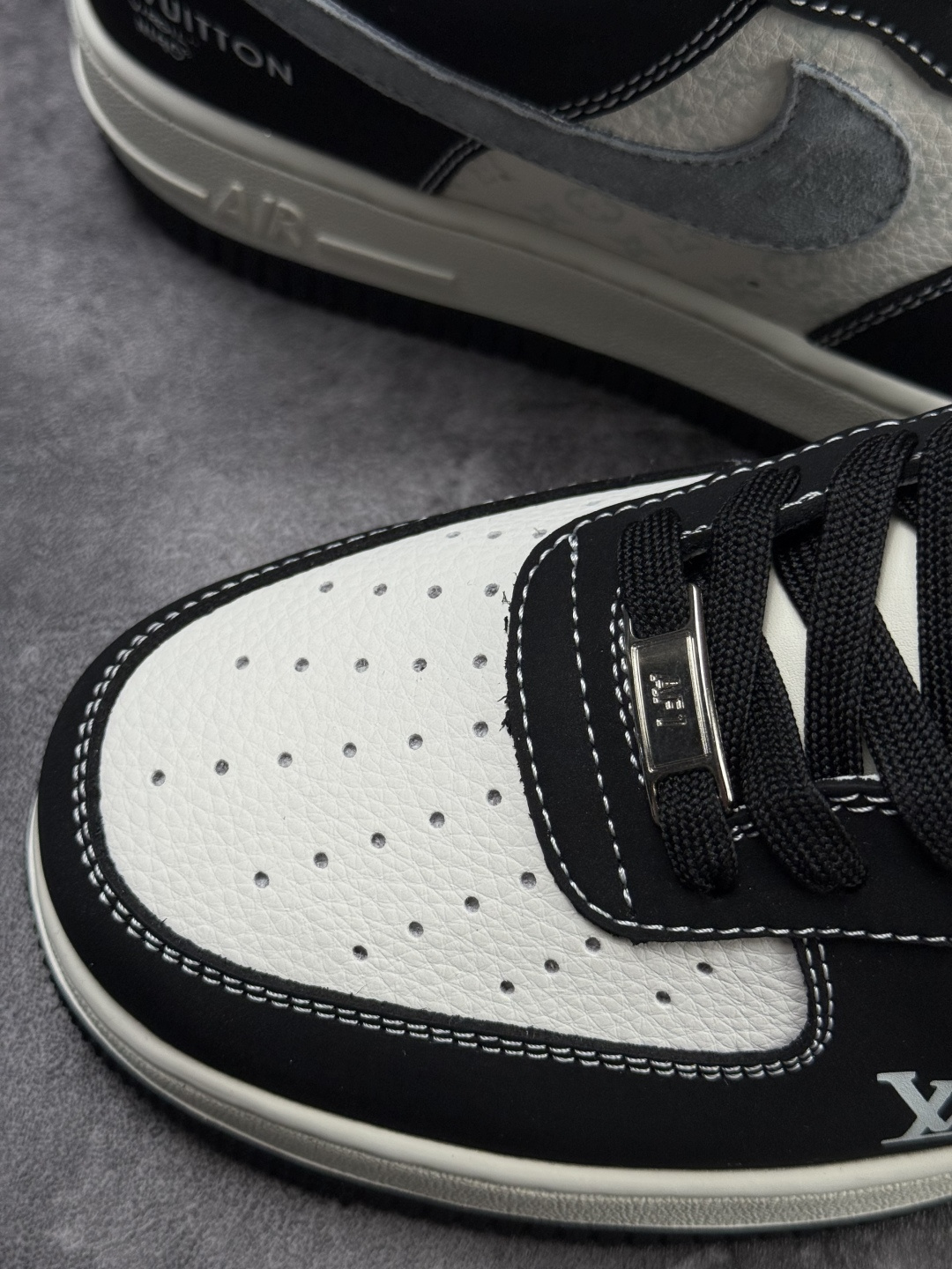 Nike Air Force 1 Low 07 x Louis Vuitton 黑白灰 KG6699-F29