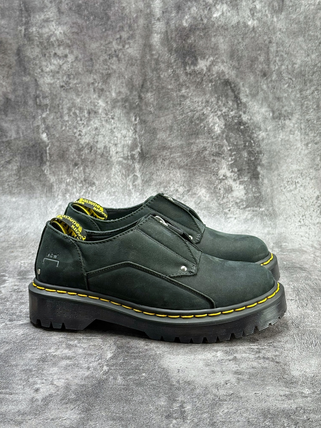 Dr.Martens 马汀博士马丁靴 1461系列3孔低帮牛津厚底款 R11822202-Top High Quatity Cheap Sneakers Fashion Clothing Clothes Bags handbags Shoes of all Brand wholesale With The best Quality And Beautiful Price from China Factory Chinese suppliers wholesaler seller Dr.Martens 马汀博士马丁靴 1461系列3孔低帮牛津厚底款 R11822202