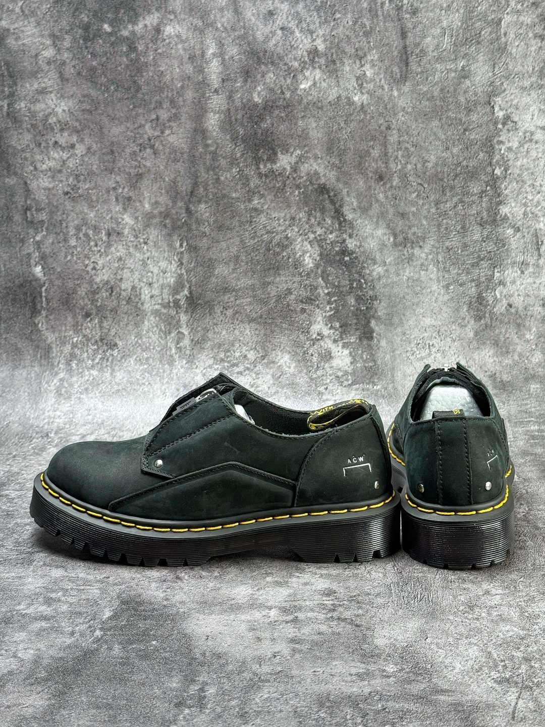 Dr.Martens 马汀博士马丁靴 1461系列3孔低帮牛津厚底款 R11822202-Top High Quatity Cheap Sneakers Fashion Clothing Clothes Bags handbags Shoes of all Brand wholesale With The best Quality And Beautiful Price from China Factory Chinese suppliers wholesaler seller Dr.Martens 马汀博士马丁靴 1461系列3孔低帮牛津厚底款 R11822202