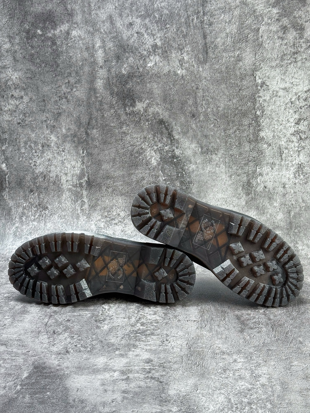 Dr.Martens 马汀博士马丁靴 1461系列3孔低帮牛津厚底款 R11822202-Top High Quatity Cheap Sneakers Fashion Clothing Clothes Bags handbags Shoes of all Brand wholesale With The best Quality And Beautiful Price from China Factory Chinese suppliers wholesaler seller Dr.Martens 马汀博士马丁靴 1461系列3孔低帮牛津厚底款 R11822202