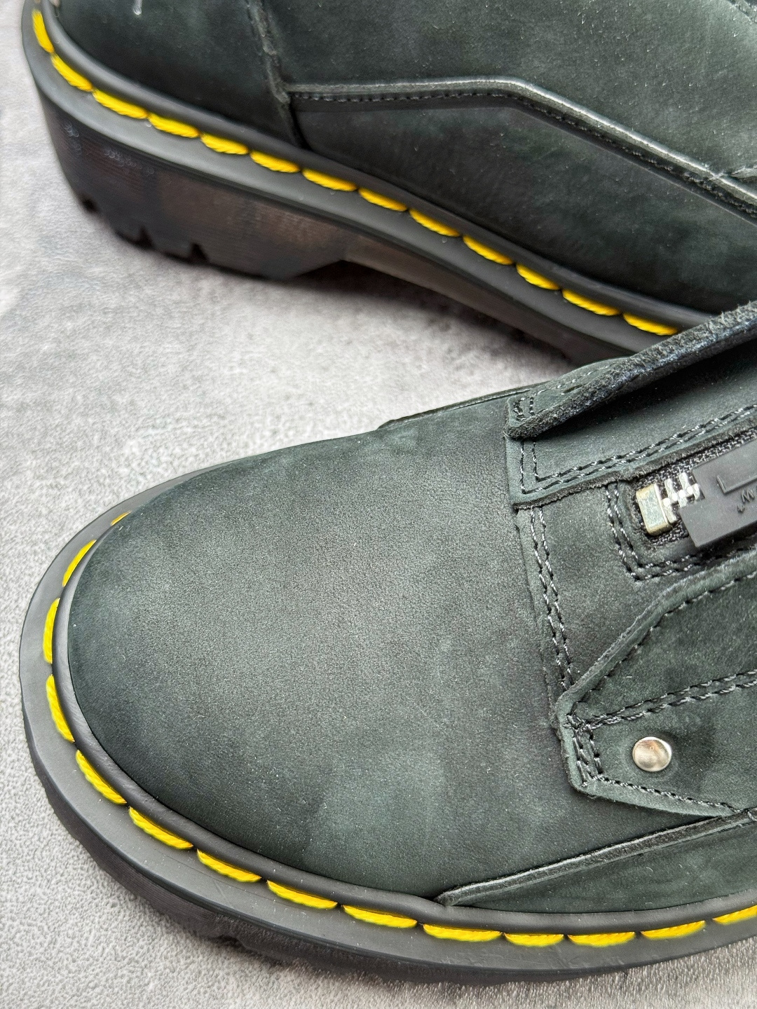 Dr.Martens 马汀博士马丁靴 1461系列3孔低帮牛津厚底款 R11822202-Top High Quatity Cheap Sneakers Fashion Clothing Clothes Bags handbags Shoes of all Brand wholesale With The best Quality And Beautiful Price from China Factory Chinese suppliers wholesaler seller Dr.Martens 马汀博士马丁靴 1461系列3孔低帮牛津厚底款 R11822202