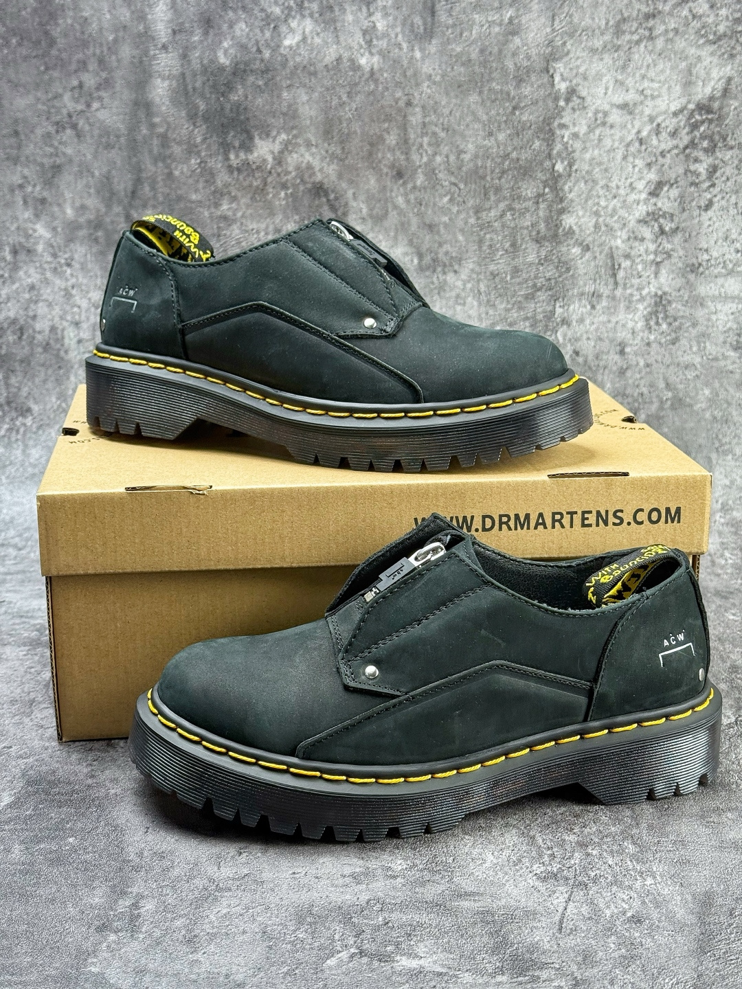 Dr.Martens 马汀博士马丁靴 1461系列3孔低帮牛津厚底款 R11822202-Top High Quatity Cheap Sneakers Fashion Clothing Clothes Bags handbags Shoes of all Brand wholesale With The best Quality And Beautiful Price from China Factory Chinese suppliers wholesaler seller Dr.Martens 马汀博士马丁靴 1461系列3孔低帮牛津厚底款 R11822202