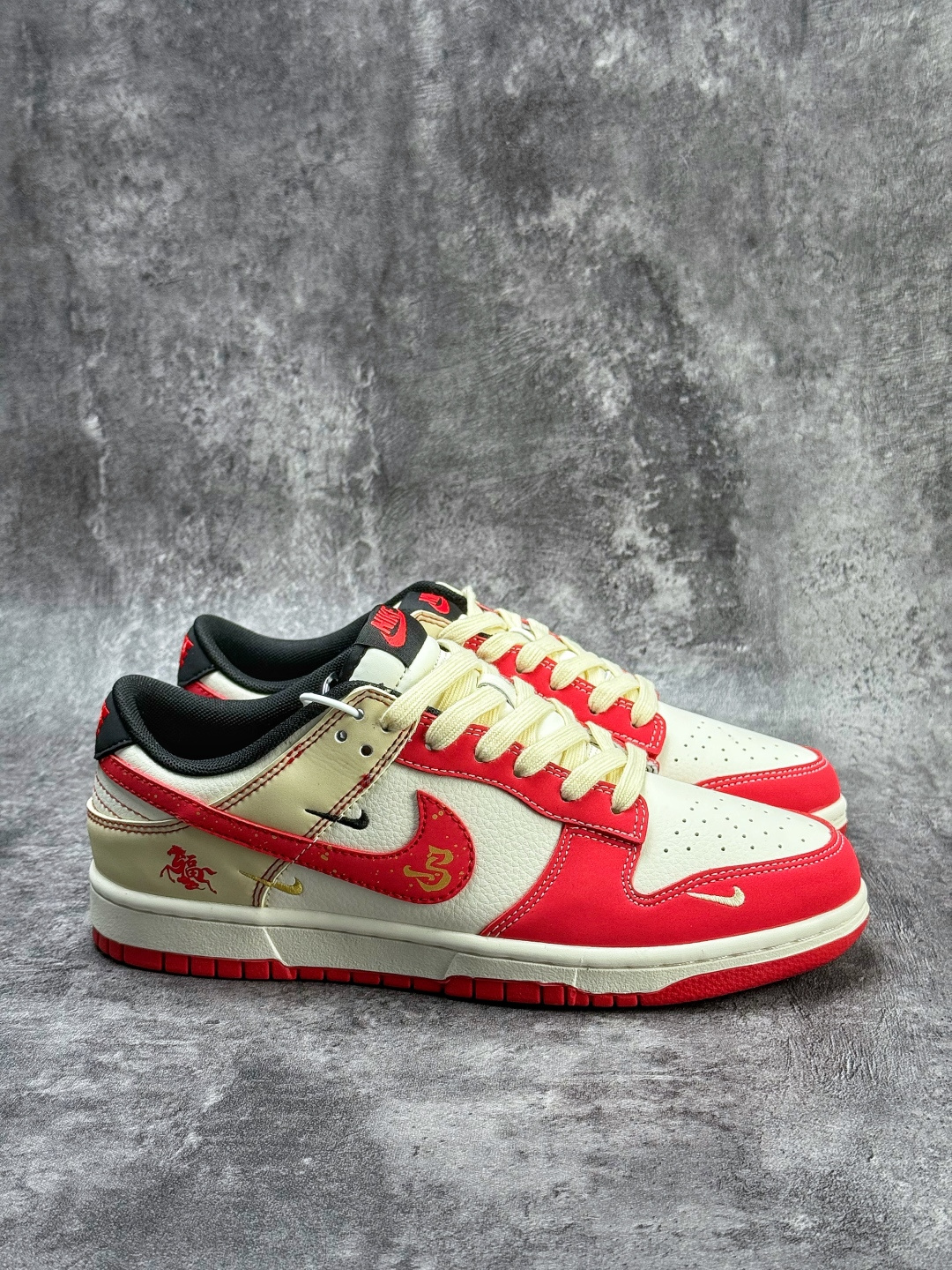 Nike SB Dunk Low 马年限定 红白三小勾 SD6868-113-Top High Quatity Cheap Sneakers Fashion Clothing Clothes Bags handbags Shoes of all Brand wholesale With The best Quality And Beautiful Price from China Factory Chinese suppliers wholesaler seller Nike SB Dunk Low 马年限定 红白三小勾 SD6868-113