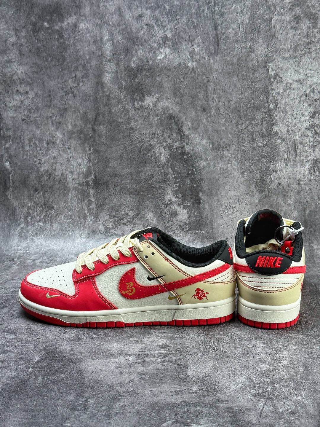 Nike SB Dunk Low 马年限定 红白三小勾 SD6868-113-Top High Quatity Cheap Sneakers Fashion Clothing Clothes Bags handbags Shoes of all Brand wholesale With The best Quality And Beautiful Price from China Factory Chinese suppliers wholesaler seller Nike SB Dunk Low 马年限定 红白三小勾 SD6868-113