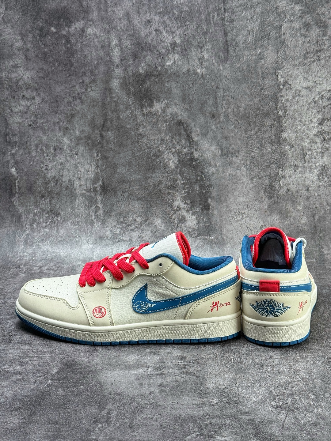 220 Air Jordan 1 Retro Low 马年限定 白蓝红 XT6998-139-Chinese UA Cheap High Quatity Brand Clothes Bags handbags Sneakers wholesale wholesaler seller from China Factory suppliers Fashion Clothing Shoes best Quality Beautiful Price 220 Air Jordan 1 Retro Low 马年限定 白蓝红 XT6998-139