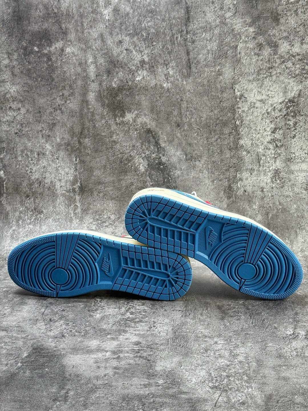 220 Air Jordan 1 Retro Low 马年限定 白蓝红 XT6998-139-Chinese UA Cheap High Quatity Brand Clothes Bags handbags Sneakers wholesale wholesaler seller from China Factory suppliers Fashion Clothing Shoes best Quality Beautiful Price 220 Air Jordan 1 Retro Low 马年限定 白蓝红 XT6998-139