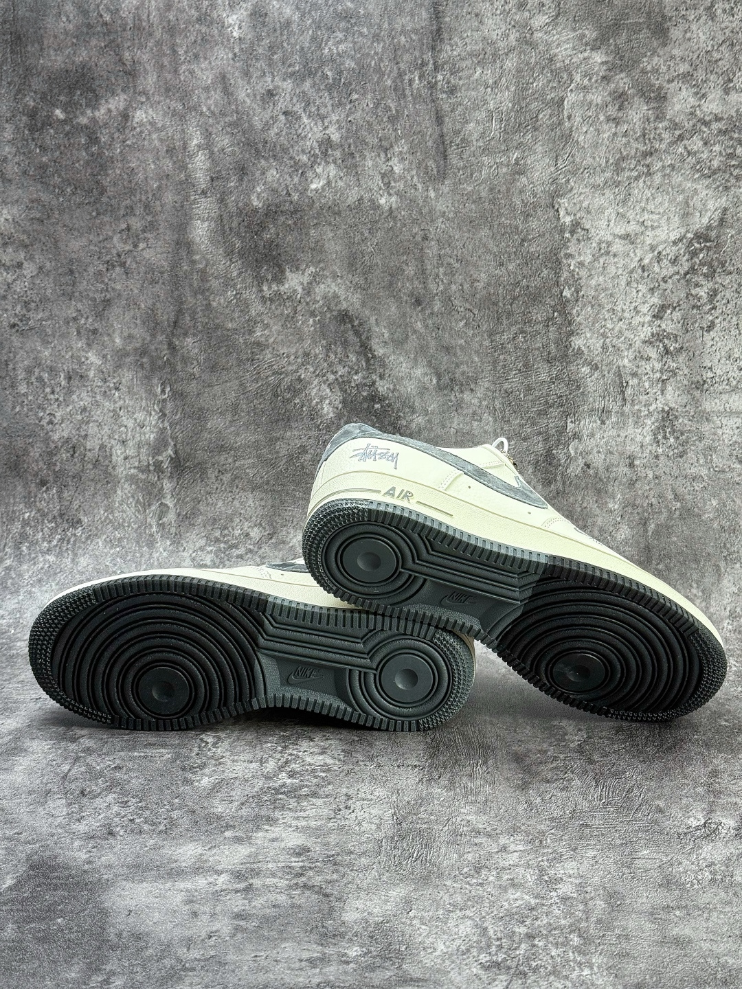 210 Nike Air Force 1 Low 07 x Stussy 白灰小勾 DN1688-814-Chinese UA Cheap High Quatity Brand Clothes Bags handbags Sneakers wholesale wholesaler seller from China Factory suppliers Fashion Clothing Shoes best Quality Beautiful Price 210 Nike Air Force 1 Low 07 x Stussy 白灰小勾 DN1688-814