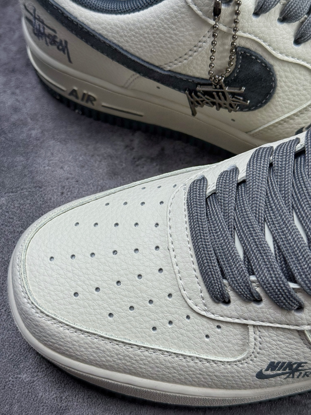 210 Nike Air Force 1 Low 07 x Stussy 白灰小勾 DN1688-814-Chinese UA Cheap High Quatity Brand Clothes Bags handbags Sneakers wholesale wholesaler seller from China Factory suppliers Fashion Clothing Shoes best Quality Beautiful Price 210 Nike Air Force 1 Low 07 x Stussy 白灰小勾 DN1688-814