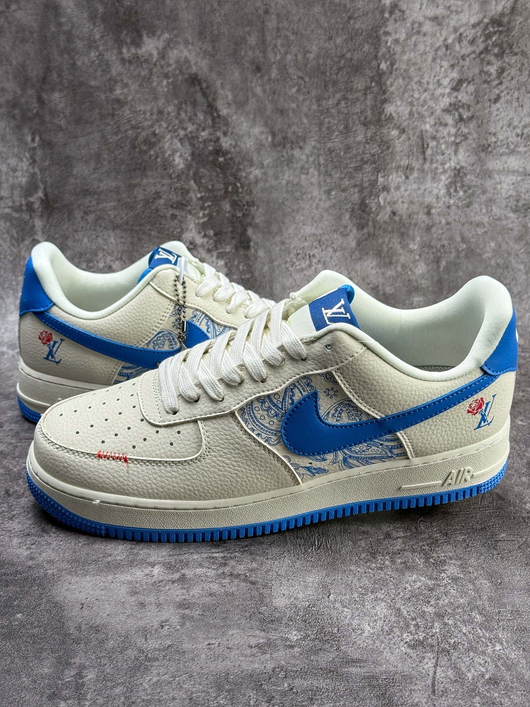 210 Nike Air Force 1 Low 07 x Louis Vuitton 白蓝 BK1916-009-Chinese UA Cheap High Quatity Brand Clothes Bags handbags Sneakers wholesale wholesaler seller from China Factory suppliers Fashion Clothing Shoes best Quality Beautiful Price 210 Nike Air Force 1 Low 07 x Louis Vuitton 白蓝 BK1916-009