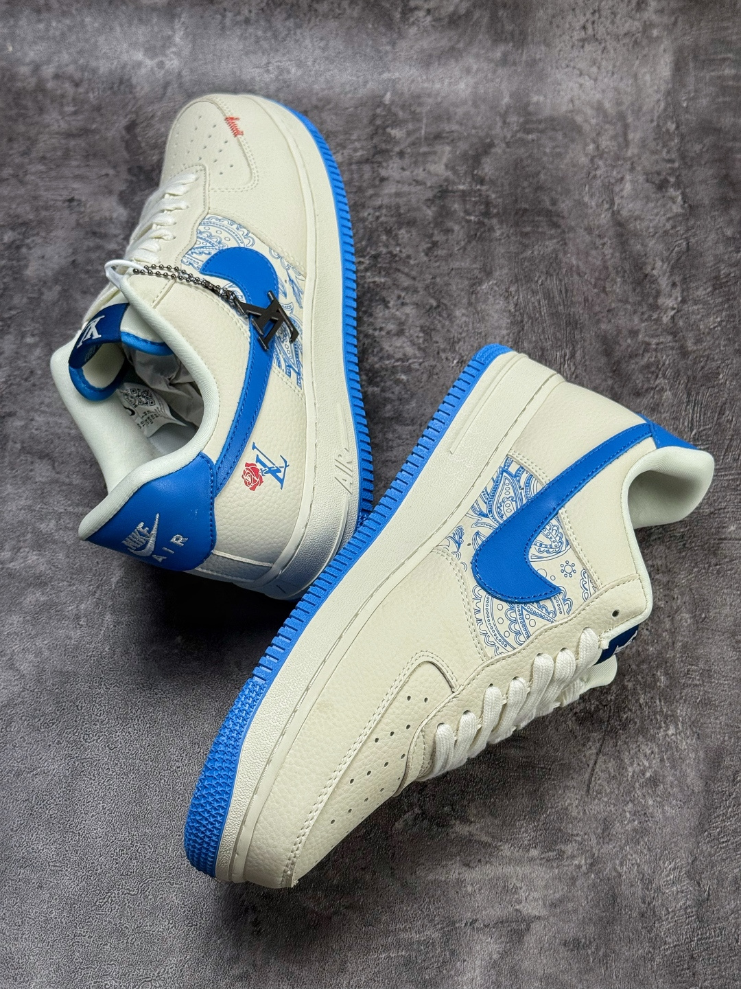 210 Nike Air Force 1 Low 07 x Louis Vuitton 白蓝 BK1916-009-Chinese UA Cheap High Quatity Brand Clothes Bags handbags Sneakers wholesale wholesaler seller from China Factory suppliers Fashion Clothing Shoes best Quality Beautiful Price 210 Nike Air Force 1 Low 07 x Louis Vuitton 白蓝 BK1916-009