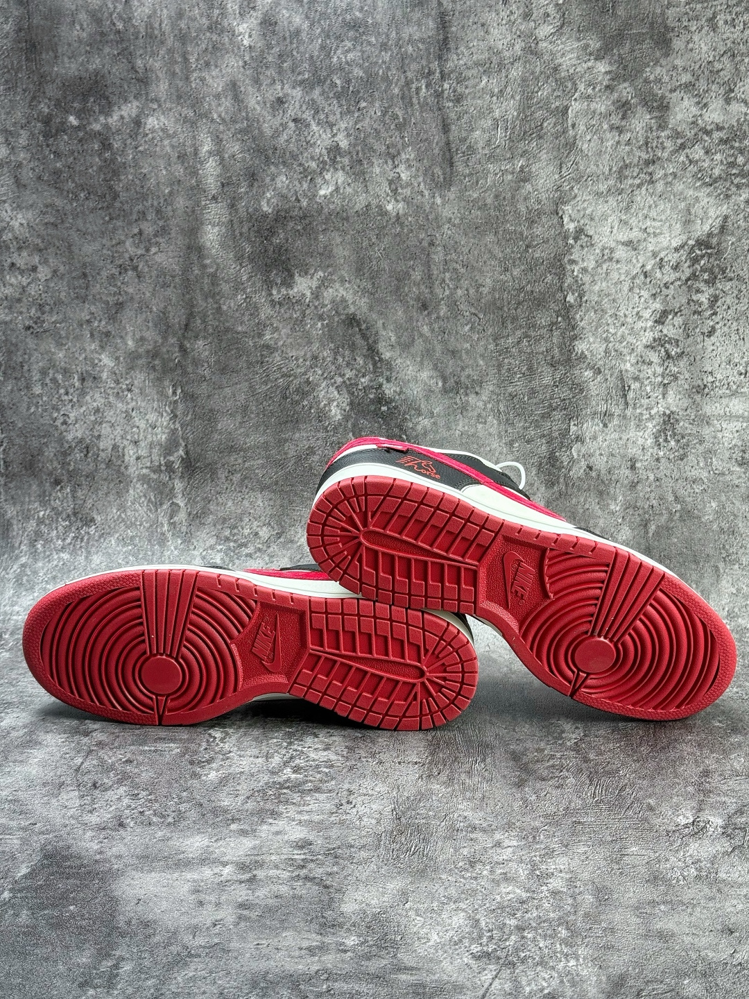 230 Nike SB Dunk Low 马年限定 黑红白小勾 XZ5899-120-Chinese UA Cheap High Quatity Brand Clothes Bags handbags Sneakers wholesale wholesaler seller from China Factory suppliers Fashion Clothing Shoes best Quality Beautiful Price 230 Nike SB Dunk Low 马年限定 黑红白小勾 XZ5899-120