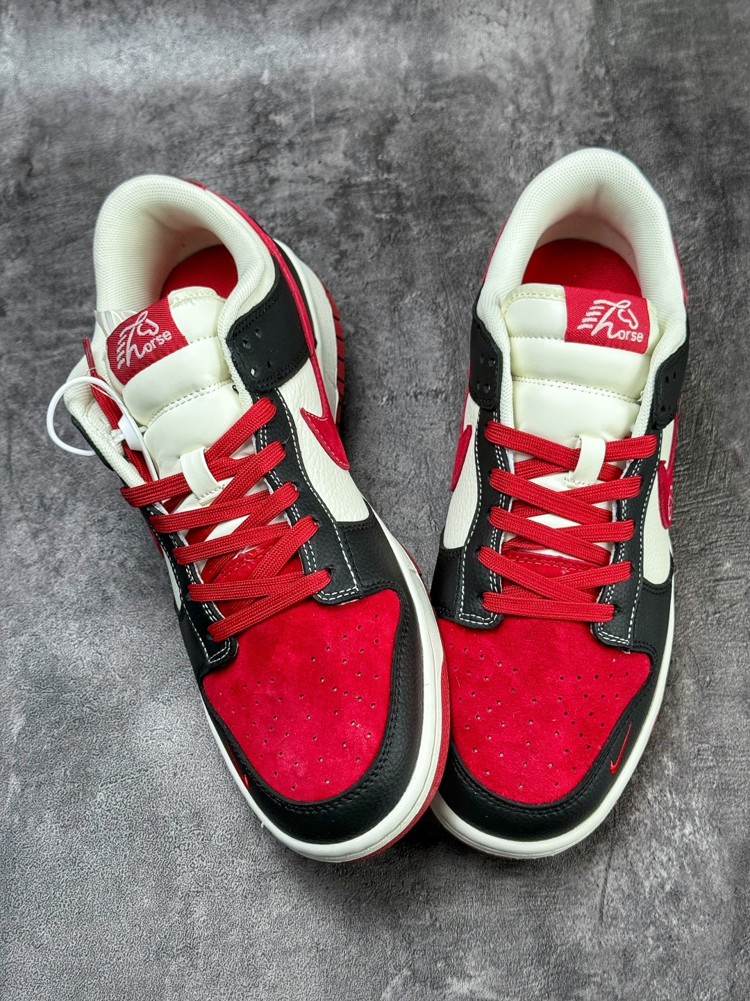 230 Nike SB Dunk Low 马年限定 黑红白小勾 XZ5899-120-Chinese UA Cheap High Quatity Brand Clothes Bags handbags Sneakers wholesale wholesaler seller from China Factory suppliers Fashion Clothing Shoes best Quality Beautiful Price 230 Nike SB Dunk Low 马年限定 黑红白小勾 XZ5899-120