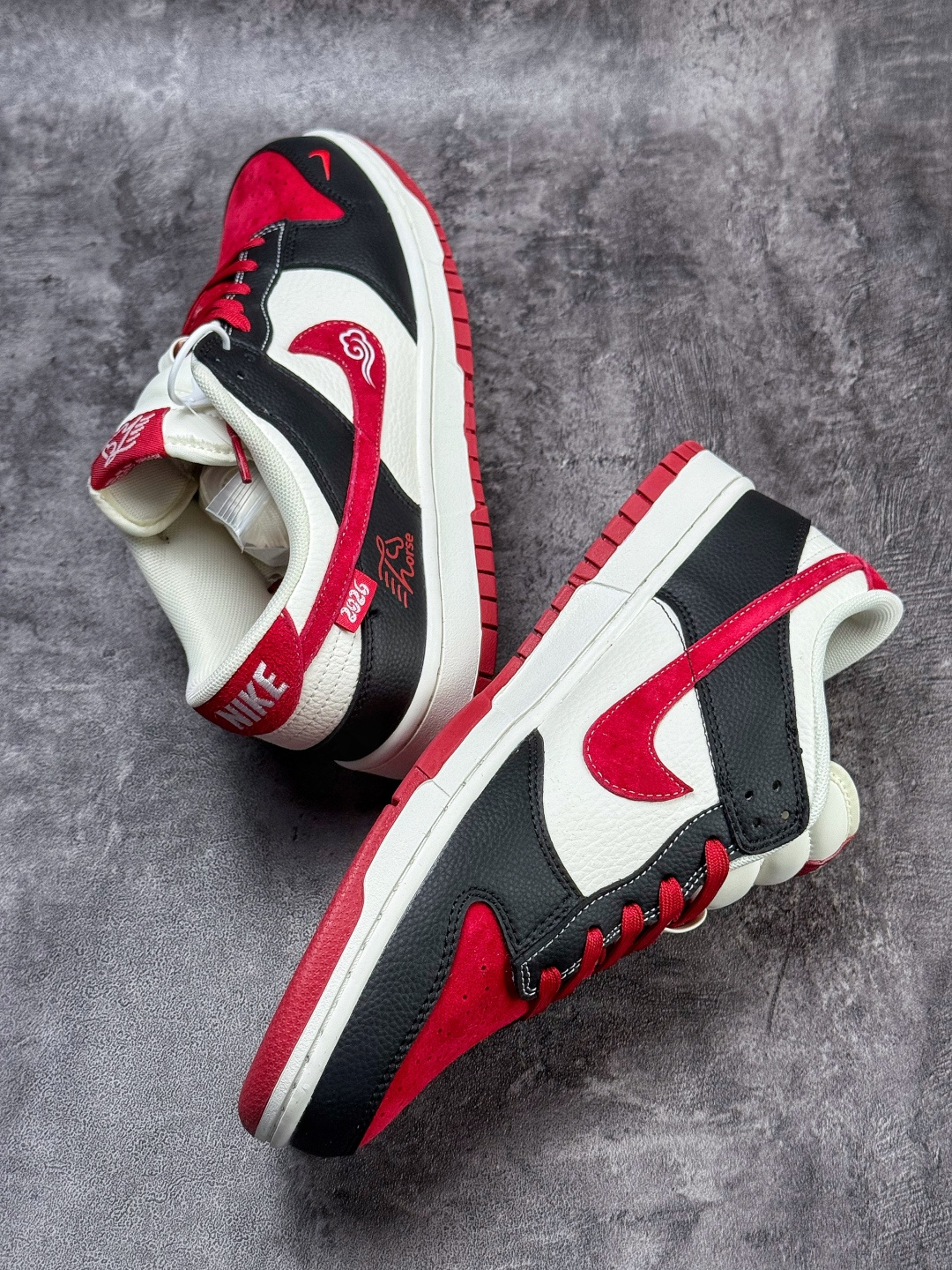 230 Nike SB Dunk Low 马年限定 黑红白小勾 XZ5899-120-Chinese UA Cheap High Quatity Brand Clothes Bags handbags Sneakers wholesale wholesaler seller from China Factory suppliers Fashion Clothing Shoes best Quality Beautiful Price 230 Nike SB Dunk Low 马年限定 黑红白小勾 XZ5899-120
