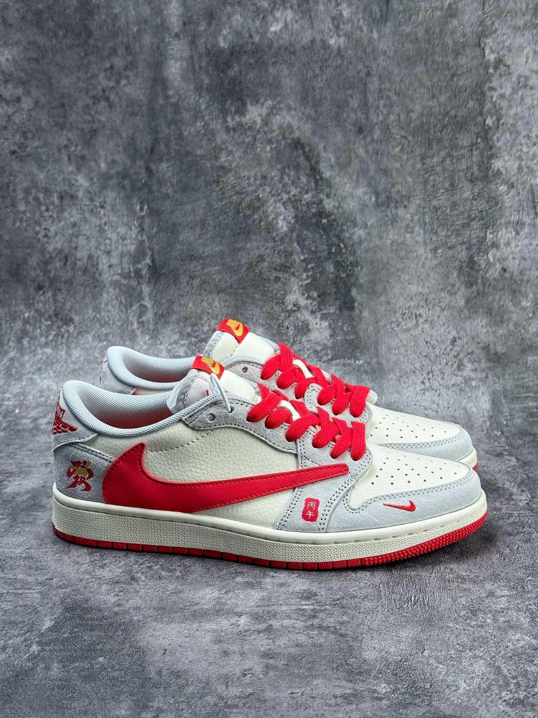 Travis Scott x Nike Air Jordan 1 Low 马年限定 Air Jordan 1 Low 反转灰白红小勾倒钩版本 QW5288-141-Top High Quatity Cheap Sneakers Fashion Clothing Clothes Bags handbags Shoes of all Brand wholesale With The best Quality And Beautiful Price from China Factory Chinese suppliers wholesaler seller Travis Scott x Nike Air Jordan 1 Low 马年限定 Air Jordan 1 Low 反转灰白红小勾倒钩版本 QW5288-141