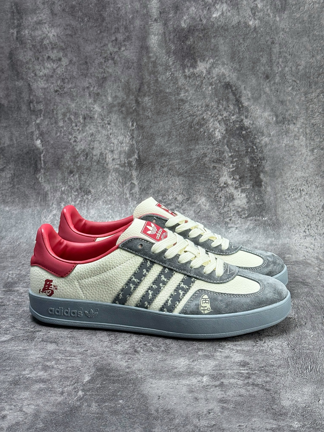 210 F版 马年新款海外定制限量发售 Adidas Originals GAZELLE BOLD W“马年联名限定”限定德训鞋 ZH2603-Chinese UA Cheap High Quatity Brand Clothes Bags handbags Sneakers wholesale wholesaler seller from China Factory suppliers Fashion Clothing Shoes best Quality Beautiful Price 210 F版 马年新款海外定制限量发售 Adidas Originals GAZELLE BOLD W“马年联名限定”限定德训鞋 ZH2603