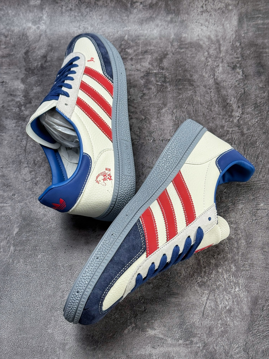 190 C版 Adidas Gazelle INdoor 马年定制 SD6832CC-Chinese UA Cheap High Quatity Brand Clothes Bags handbags Sneakers wholesale wholesaler seller from China Factory suppliers Fashion Clothing Shoes best Quality Beautiful Price 190 C版 Adidas Gazelle INdoor 马年定制 SD6832CC