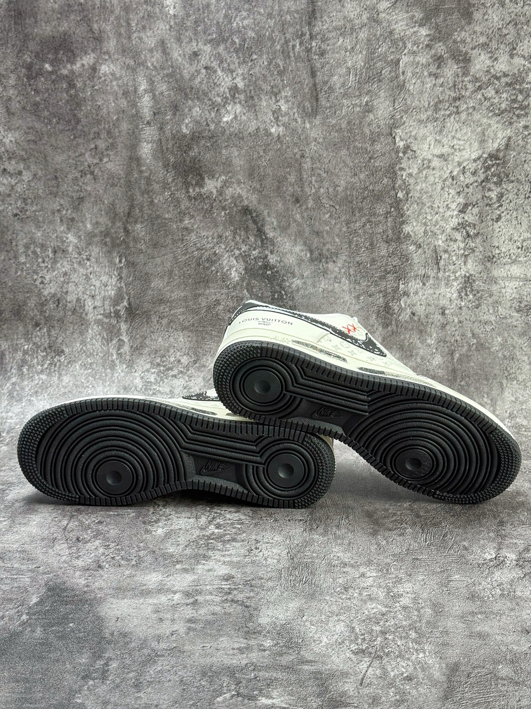 Nike Air Force 1 Low 07 x Louis Vuitton 白黑 KG6699-F32-Top High Quatity Cheap Sneakers Fashion Clothing Clothes Bags handbags Shoes of all Brand wholesale With The best Quality And Beautiful Price from China Factory Chinese suppliers wholesaler seller Nike Air Force 1 Low 07 x Louis Vuitton 白黑 KG6699-F32