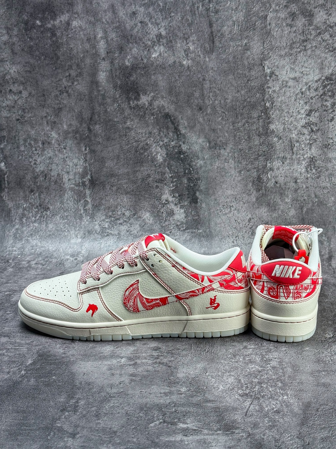 220 Nike SB Dunk Low 马年限定 白红满天星 JY6988-133-Chinese UA Cheap High Quatity Brand Clothes Bags handbags Sneakers wholesale wholesaler seller from China Factory suppliers Fashion Clothing Shoes best Quality Beautiful Price 220 Nike SB Dunk Low 马年限定 白红满天星 JY6988-133