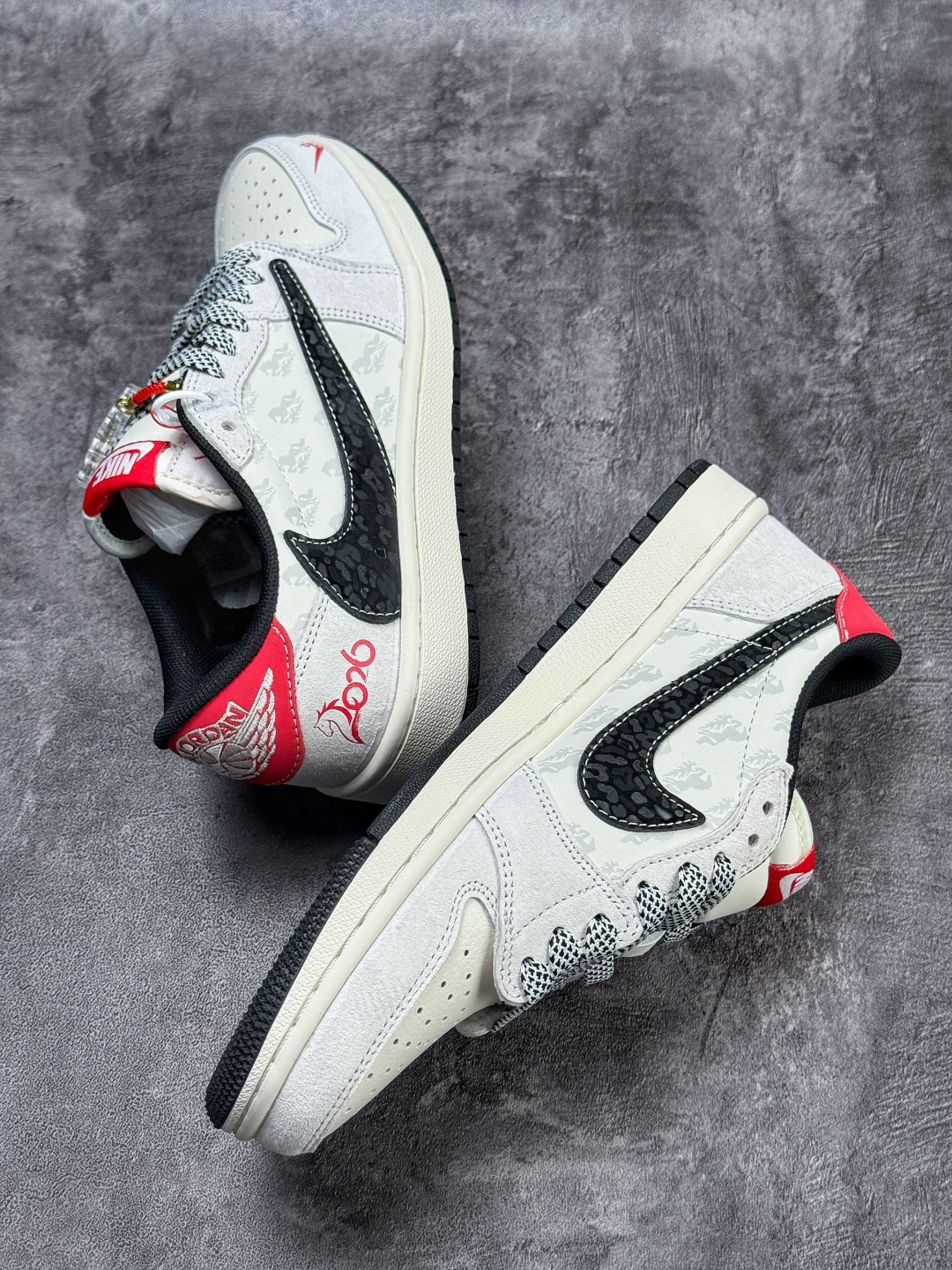 Travis Scott x Nike Air Jordan 1 Low 马年限定 Air Jordan 1 Low 反转灰白黑小勾满天星倒钩 XT6998-166 Travis Scott x Nike Air Jordan 1 Low 马年限定 Air Jordan 1 Low 反转灰白黑小勾满天星倒钩 XT6998-166