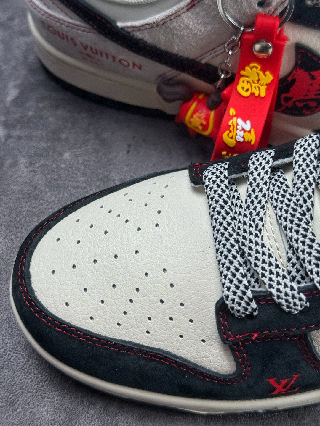 Nike SB Dunk Low x Louis Vuitton 黑白灰满天星 HT5088-655-Top High Quatity Cheap Sneakers Fashion Clothing Clothes Bags handbags Shoes of all Brand wholesale With The best Quality And Beautiful Price from China Factory Chinese suppliers wholesaler seller Nike SB Dunk Low x Louis Vuitton 黑白灰满天星 HT5088-655