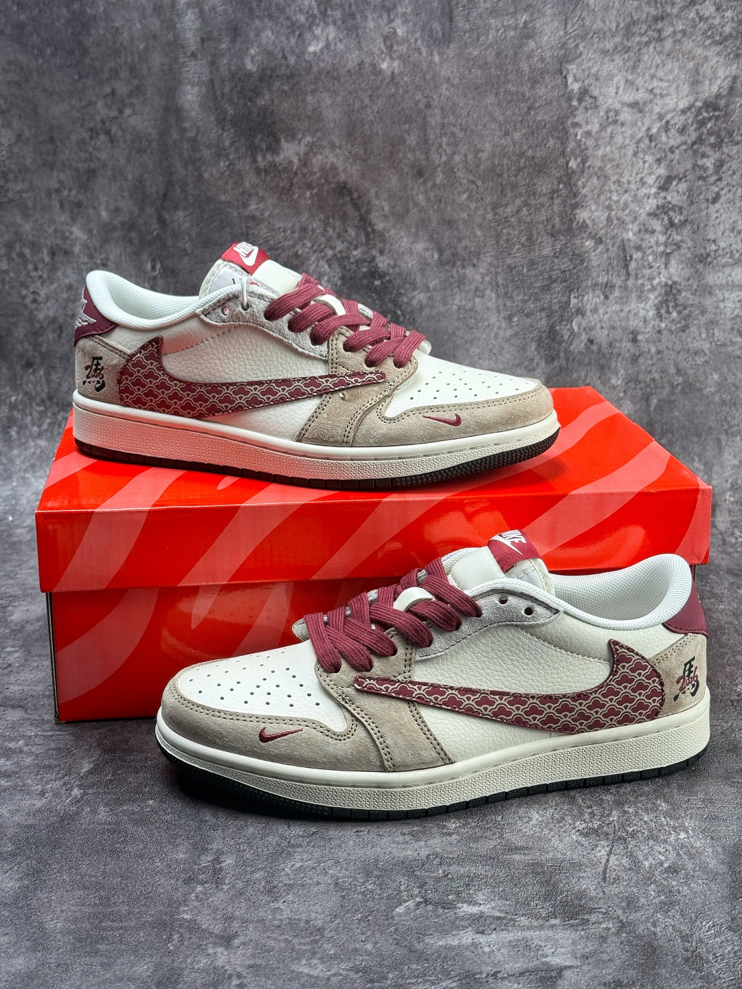 Travis Scott x Nike Air Jordan 1 Low 马年限定 Air Jordan 1 Low 反转棕白红小勾倒钩 版本 JP2026-159-Top High Quatity Cheap Sneakers Fashion Clothing Clothes Bags handbags Shoes of all Brand wholesale With The best Quality And Beautiful Price from China Factory Chinese suppliers wholesaler seller Travis Scott x Nike Air Jordan 1 Low 马年限定 Air Jordan 1 Low 反转棕白红小勾倒钩 版本 JP2026-159