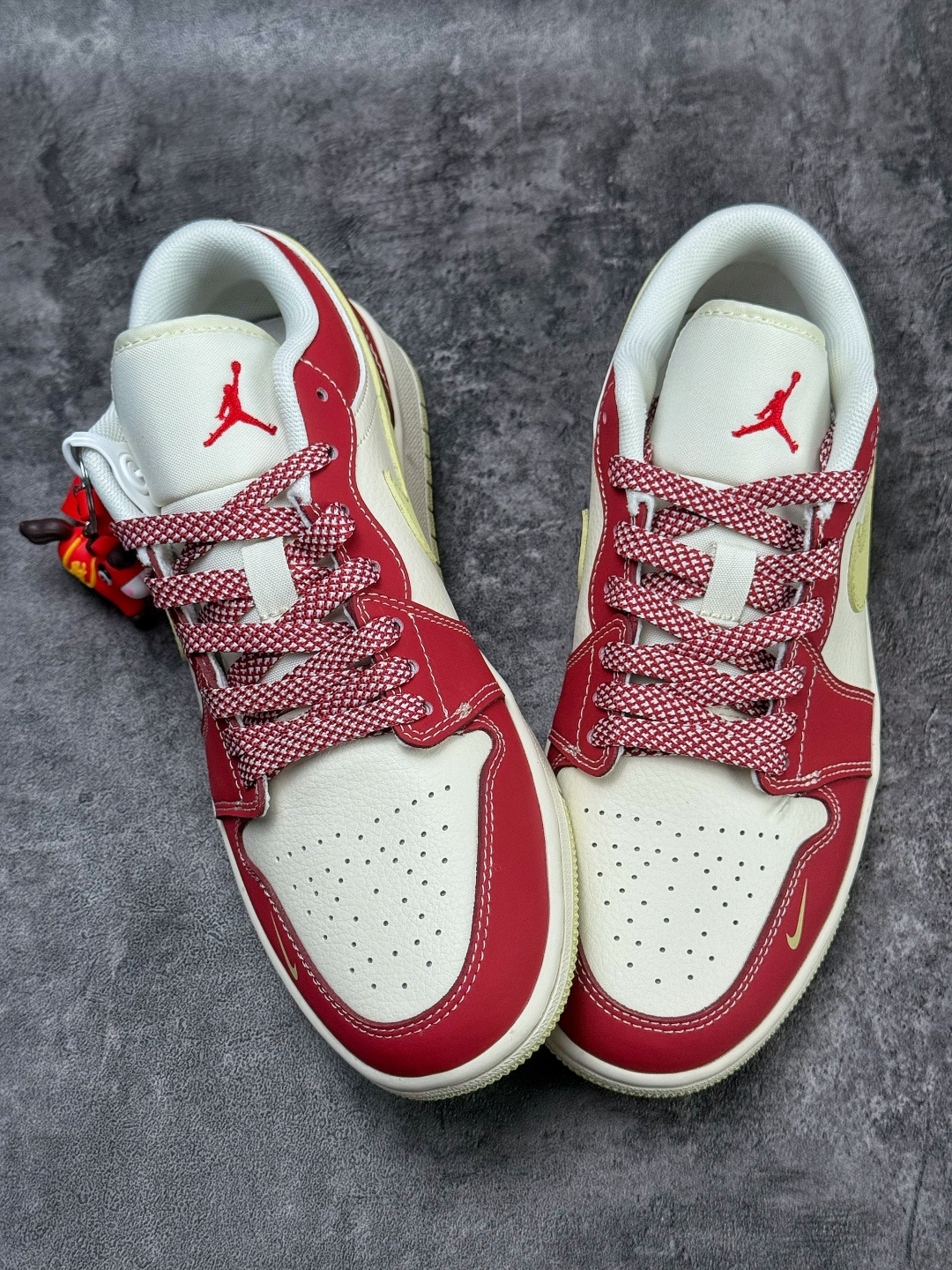 230 Nike Jordan Air Jordan 1 马年大吉 红白小勾满天星 MZ9588-849-Chinese UA Cheap High Quatity Brand Clothes Bags handbags Sneakers wholesale wholesaler seller from China Factory suppliers Fashion Clothing Shoes best Quality Beautiful Price 230 Nike Jordan Air Jordan 1 马年大吉 红白小勾满天星 MZ9588-849