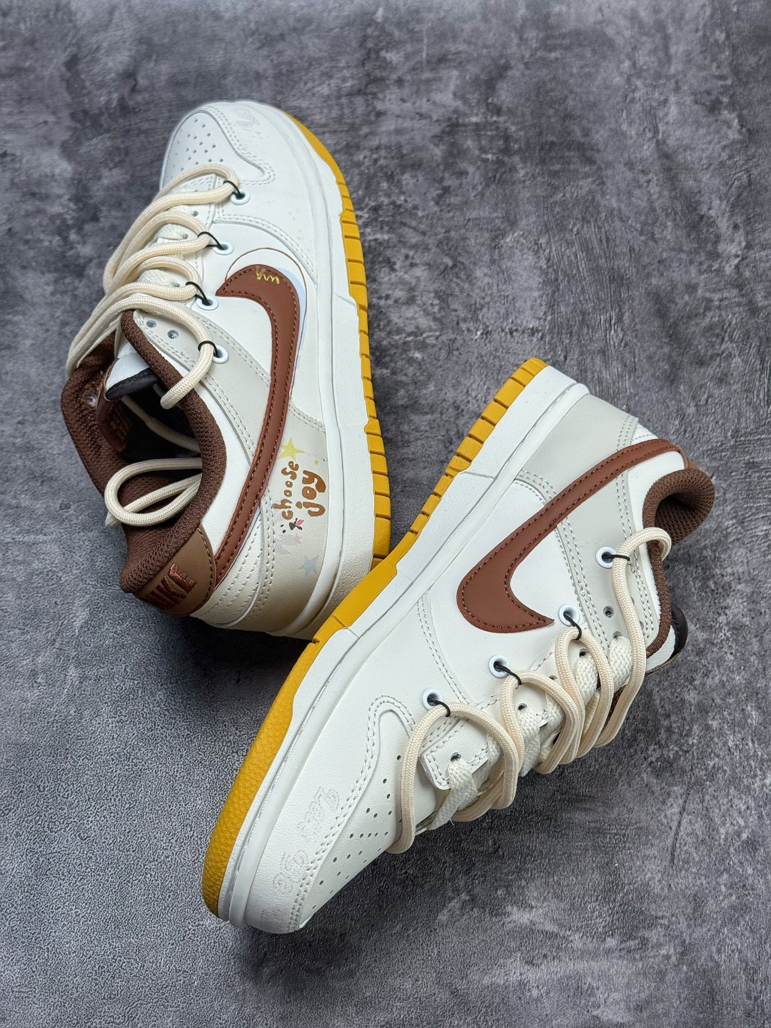 Nike SB Dunk Low 白棕 HM3695-071-Top High Quatity Cheap Sneakers Fashion Clothing Clothes Bags handbags Shoes of all Brand wholesale With The best Quality And Beautiful Price from China Factory Chinese suppliers wholesaler seller Nike SB Dunk Low 白棕 HM3695-071