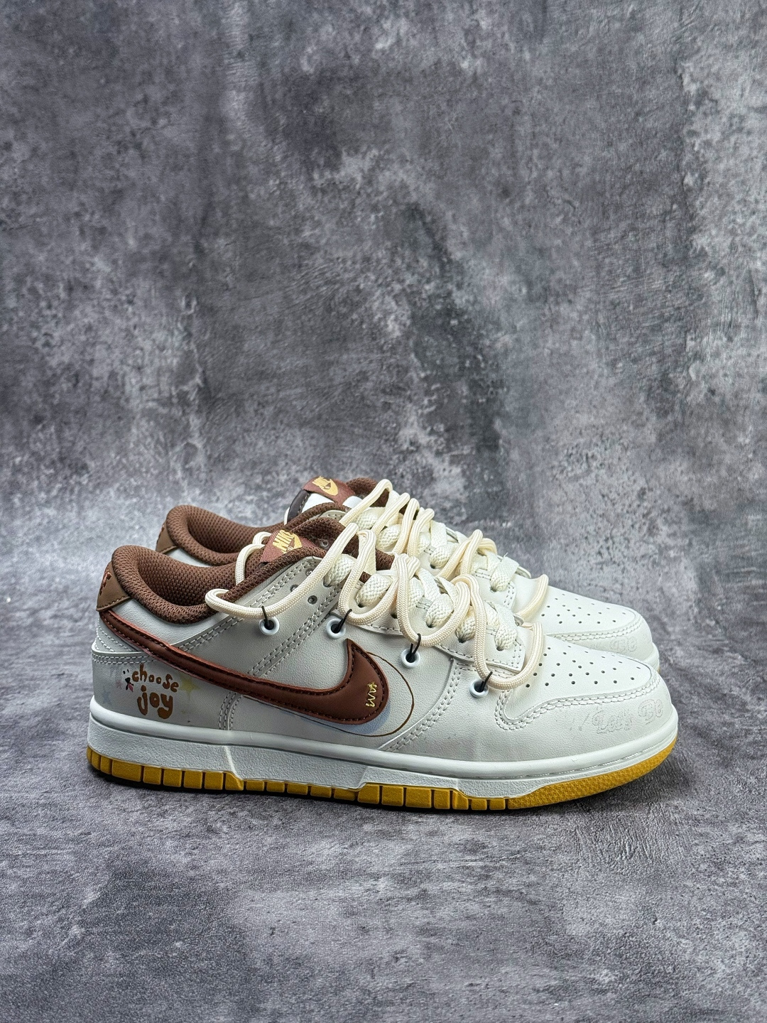 Nike SB Dunk Low 白棕 HM3695-071-Top High Quatity Cheap Sneakers Fashion Clothing Clothes Bags handbags Shoes of all Brand wholesale With The best Quality And Beautiful Price from China Factory Chinese suppliers wholesaler seller Nike SB Dunk Low 白棕 HM3695-071