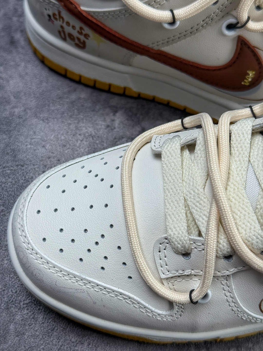 Nike SB Dunk Low 白棕 HM3695-071-Top High Quatity Cheap Sneakers Fashion Clothing Clothes Bags handbags Shoes of all Brand wholesale With The best Quality And Beautiful Price from China Factory Chinese suppliers wholesaler seller Nike SB Dunk Low 白棕 HM3695-071