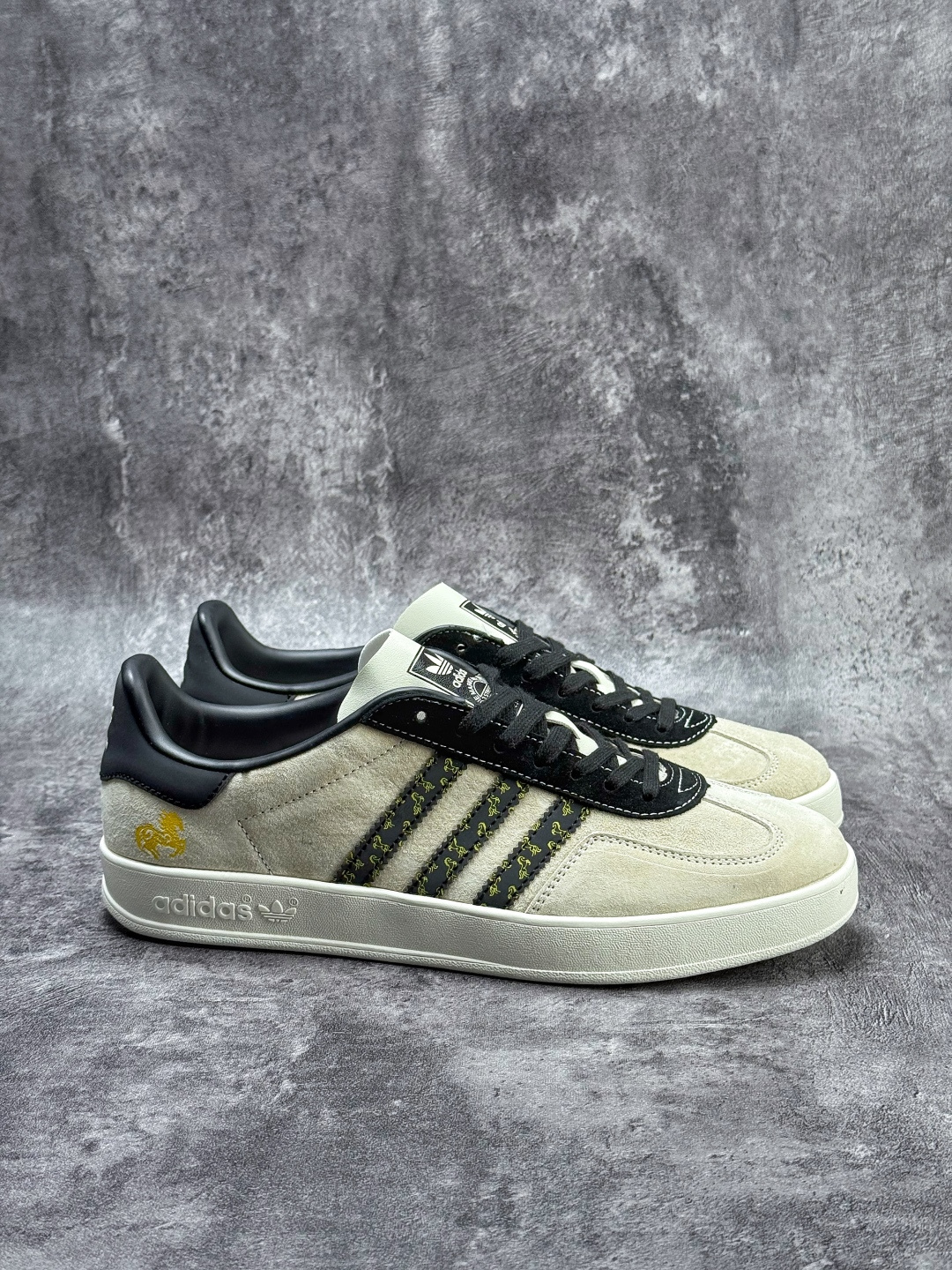 F版 马年新款海外定制限量发售 Adidas Originals GAZELLE BOLD W“马年联名限定”限定德训鞋 LX0901-Top High Quatity Cheap Sneakers Fashion Clothing Clothes Bags handbags Shoes of all Brand wholesale With The best Quality And Beautiful Price from China Factory Chinese suppliers wholesaler seller F版 马年新款海外定制限量发售 Adidas Originals GAZELLE BOLD W“马年联名限定”限定德训鞋 LX0901