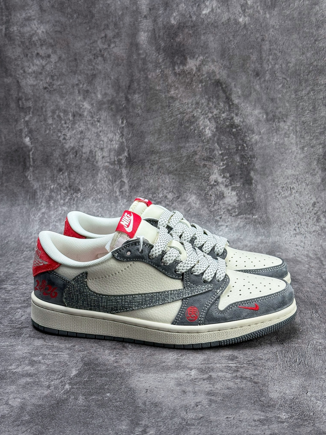 Travis Scott x Nike Air Jordan 1 Low 马年限定 Air Jordan 1 Low 反转灰白小勾满天星倒钩 XT6998-161