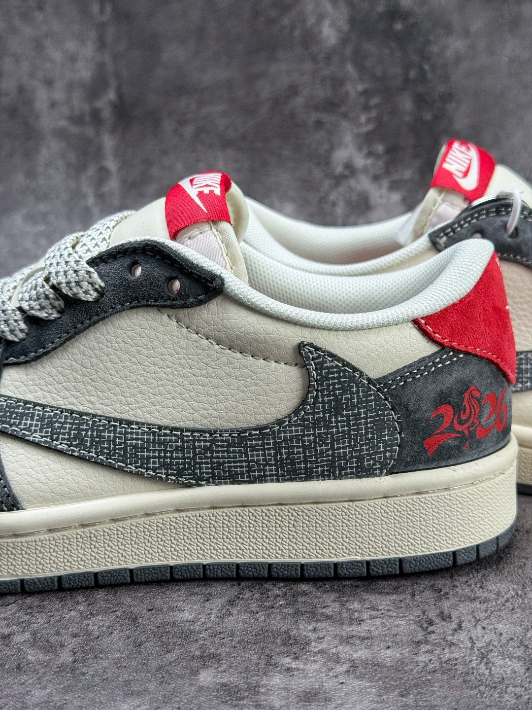 Travis Scott x Nike Air Jordan 1 Low 马年限定 Air Jordan 1 Low 反转灰白小勾满天星倒钩 XT6998-161