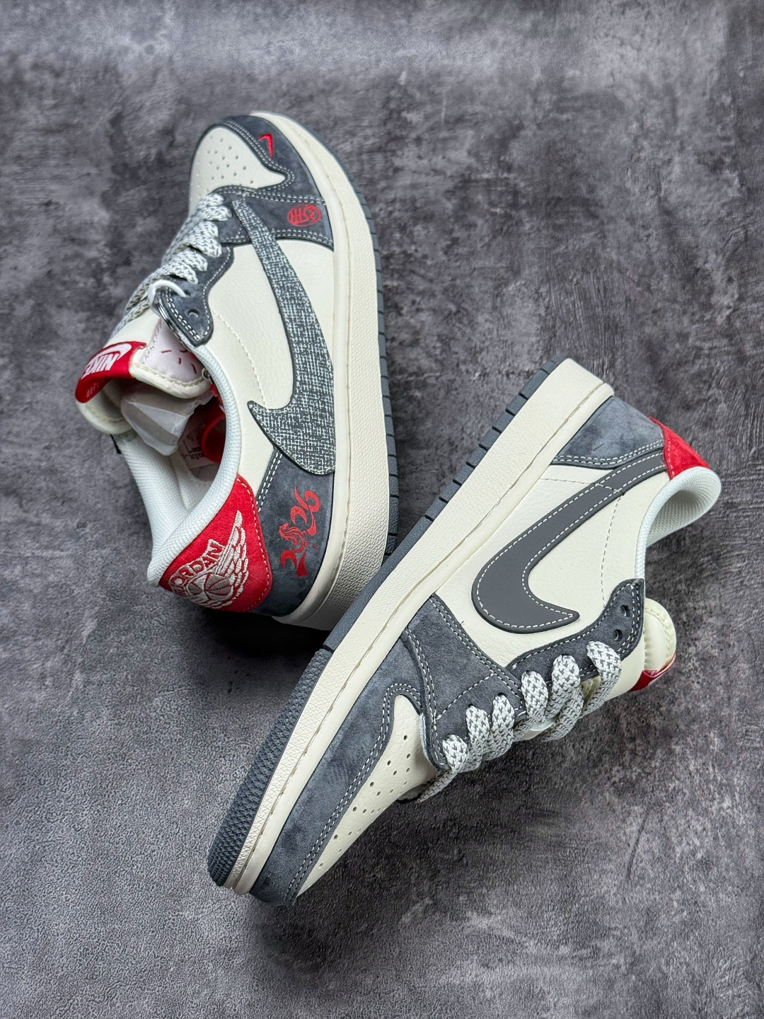 Travis Scott x Nike Air Jordan 1 Low 马年限定 Air Jordan 1 Low 反转灰白小勾满天星倒钩 XT6998-161
