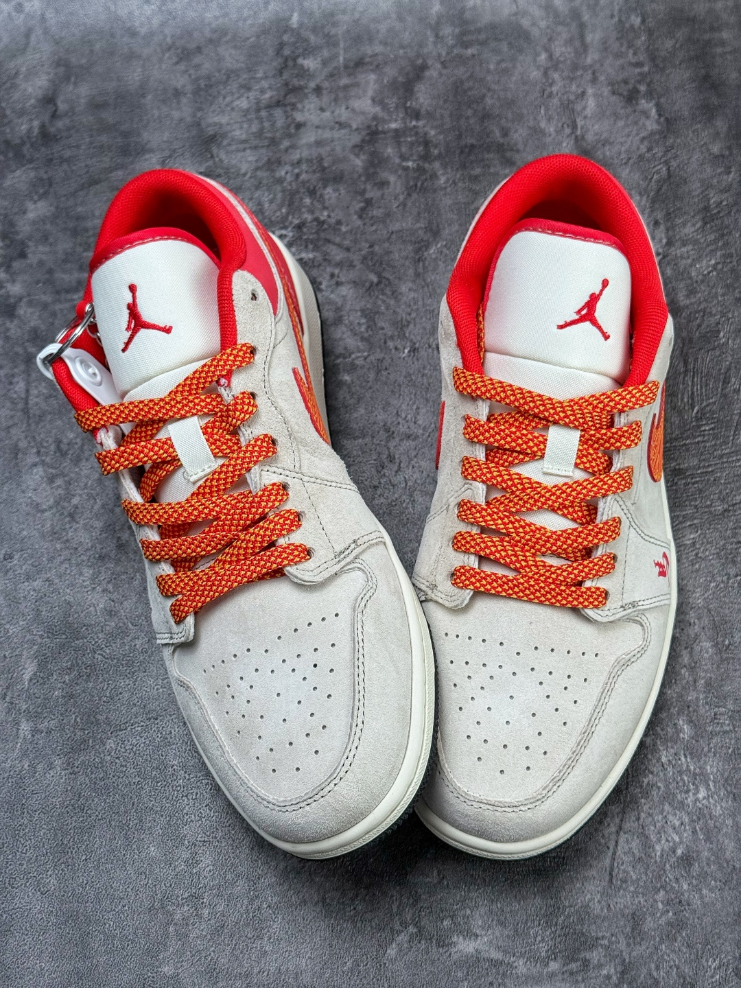 Air Jordan 1 Retro Low 马年限定 灰红满天星 XT6998-170-Top High Quatity Cheap Sneakers Fashion Clothing Clothes Bags handbags Shoes of all Brand wholesale With The best Quality And Beautiful Price from China Factory Chinese suppliers wholesaler seller Air Jordan 1 Retro Low 马年限定 灰红满天星 XT6998-170