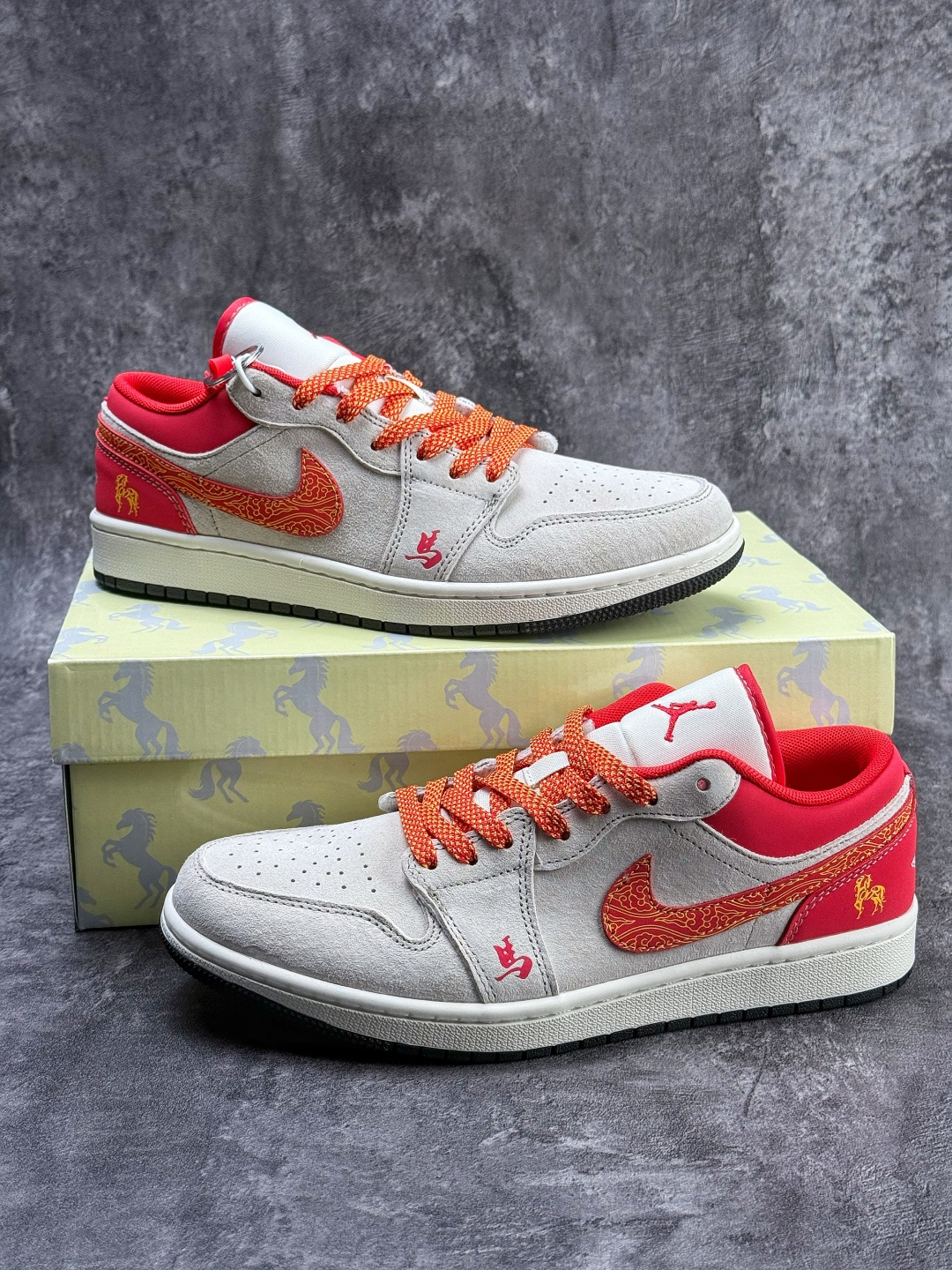 Air Jordan 1 Retro Low 马年限定 灰红满天星 XT6998-170-Top High Quatity Cheap Sneakers Fashion Clothing Clothes Bags handbags Shoes of all Brand wholesale With The best Quality And Beautiful Price from China Factory Chinese suppliers wholesaler seller Air Jordan 1 Retro Low 马年限定 灰红满天星 XT6998-170