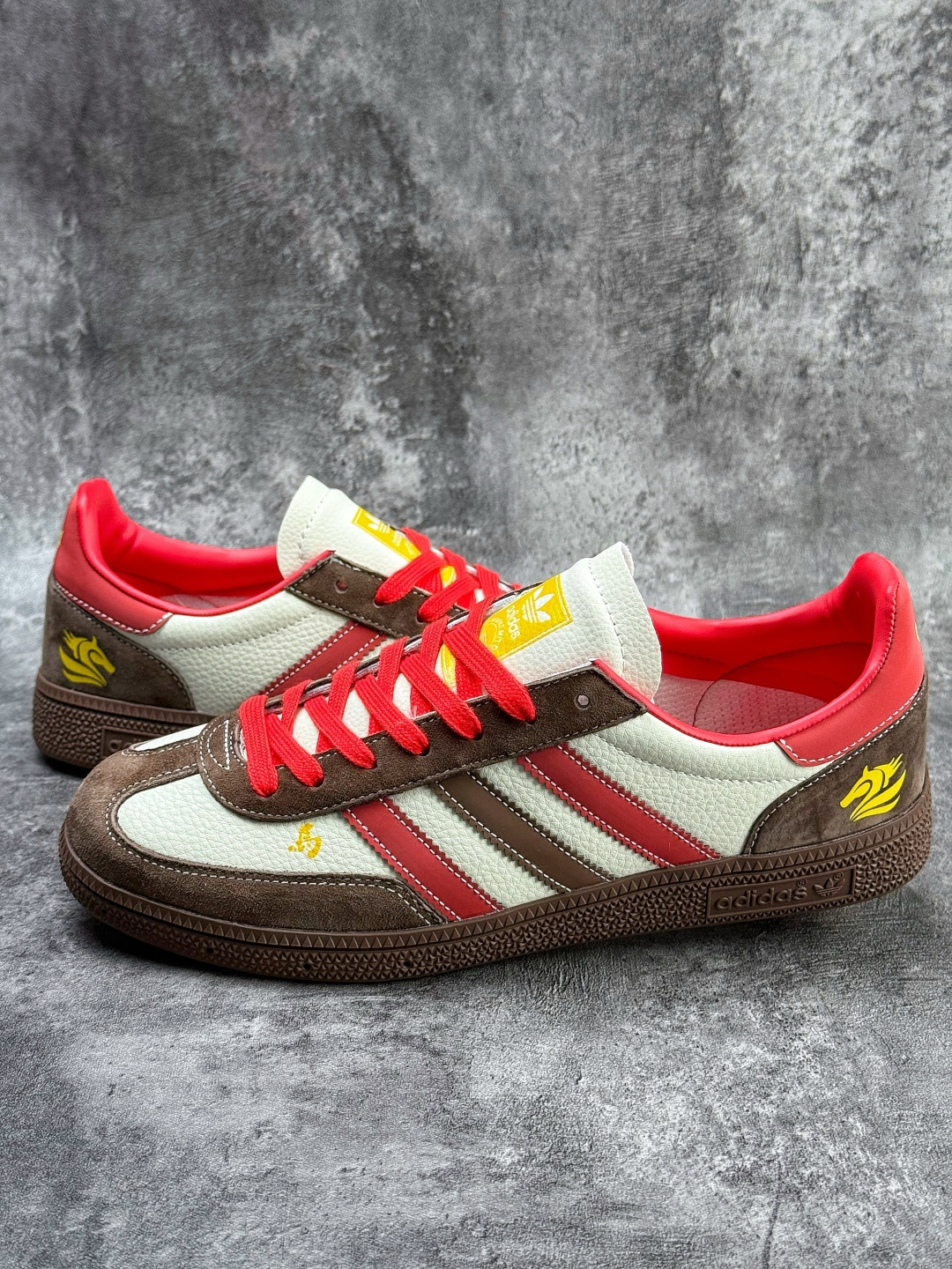 190 C版 Adidas Gazelle INdoor 马年定制 SD6834-Chinese UA Cheap High Quatity Brand Clothes Bags handbags Sneakers wholesale wholesaler seller from China Factory suppliers Fashion Clothing Shoes best Quality Beautiful Price 190 C版 Adidas Gazelle INdoor 马年定制 SD6834