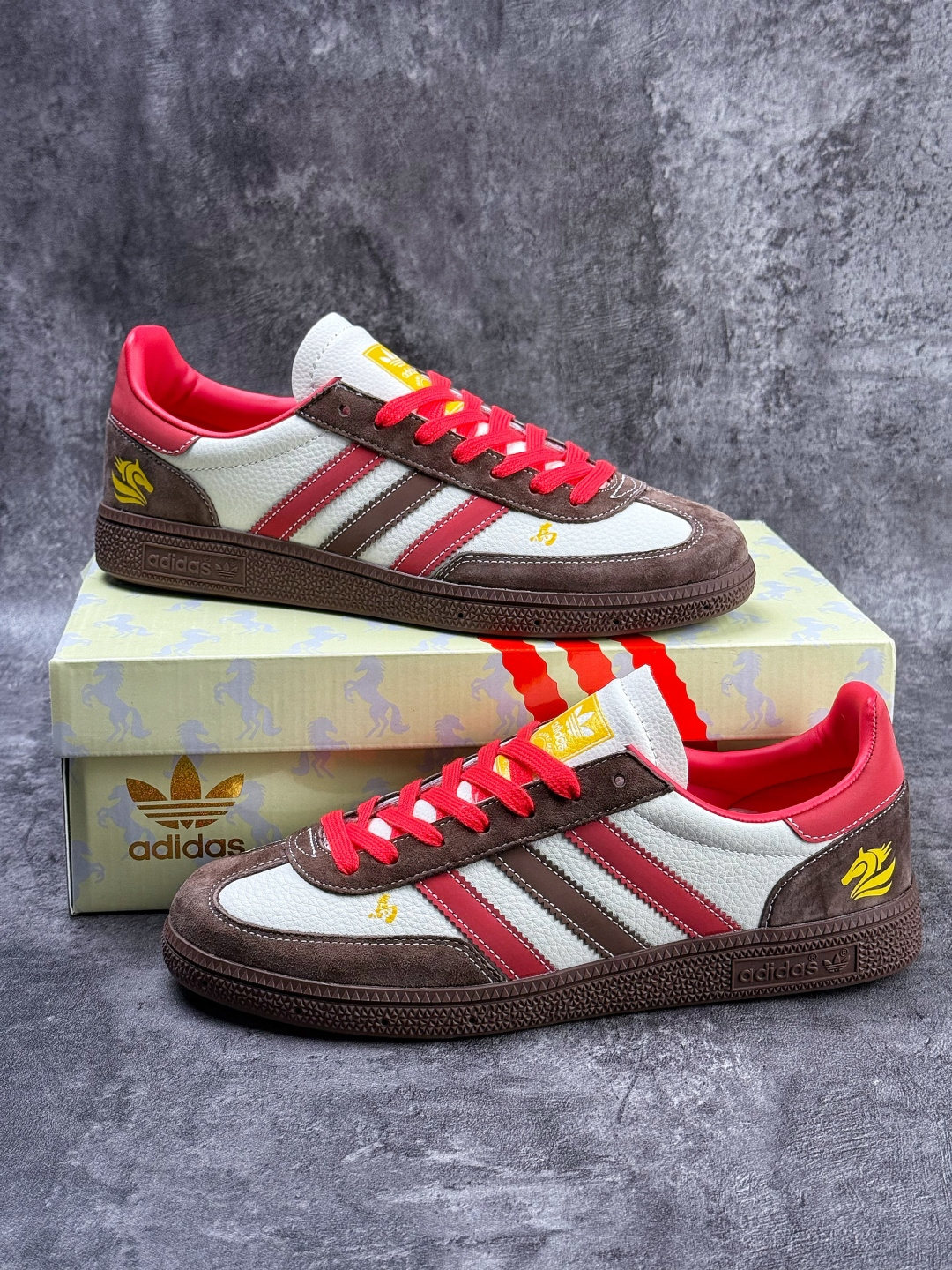 190 C版 Adidas Gazelle INdoor 马年定制 SD6834-Chinese UA Cheap High Quatity Brand Clothes Bags handbags Sneakers wholesale wholesaler seller from China Factory suppliers Fashion Clothing Shoes best Quality Beautiful Price 190 C版 Adidas Gazelle INdoor 马年定制 SD6834