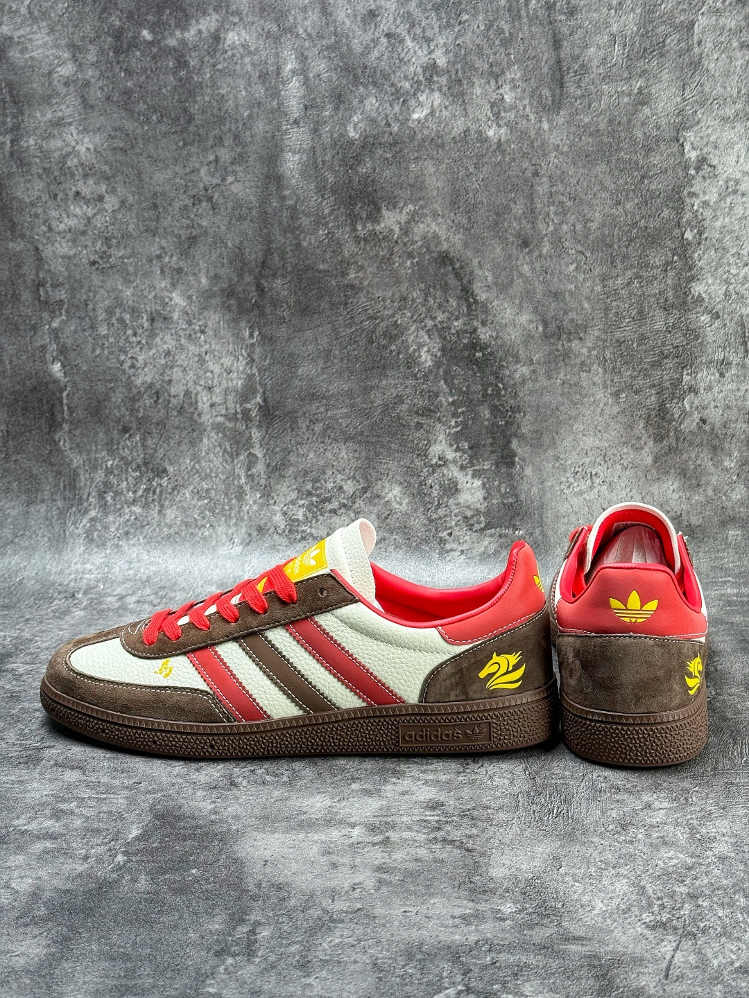 190 C版 Adidas Gazelle INdoor 马年定制 SD6834-Chinese UA Cheap High Quatity Brand Clothes Bags handbags Sneakers wholesale wholesaler seller from China Factory suppliers Fashion Clothing Shoes best Quality Beautiful Price 190 C版 Adidas Gazelle INdoor 马年定制 SD6834