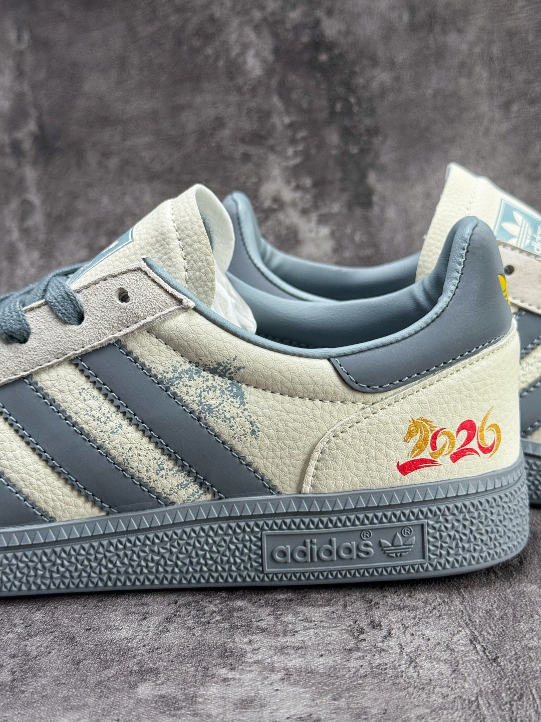 190 C版 Adidas Gazelle INdoor 马年定制 SD6837-Chinese UA Cheap High Quatity Brand Clothes Bags handbags Sneakers wholesale wholesaler seller from China Factory suppliers Fashion Clothing Shoes best Quality Beautiful Price 190 C版 Adidas Gazelle INdoor 马年定制 SD6837