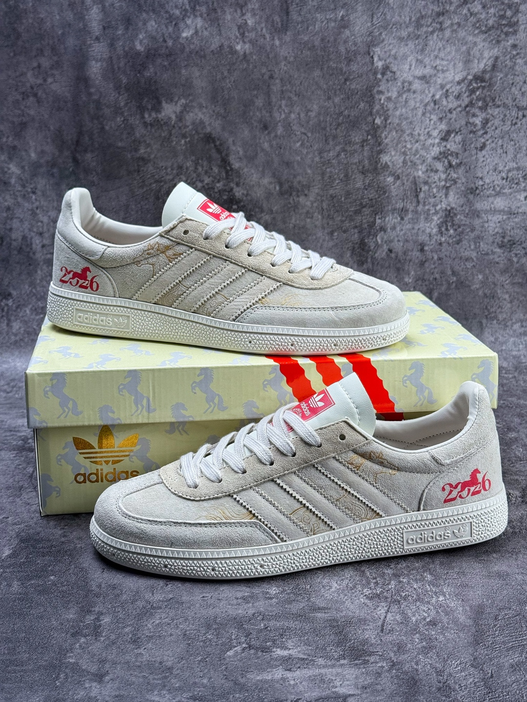 F版 马年新款海外定制限量发售 Adidas Originals GAZELLE BOLD W“马年联名限定”限定德训鞋 ZH2607