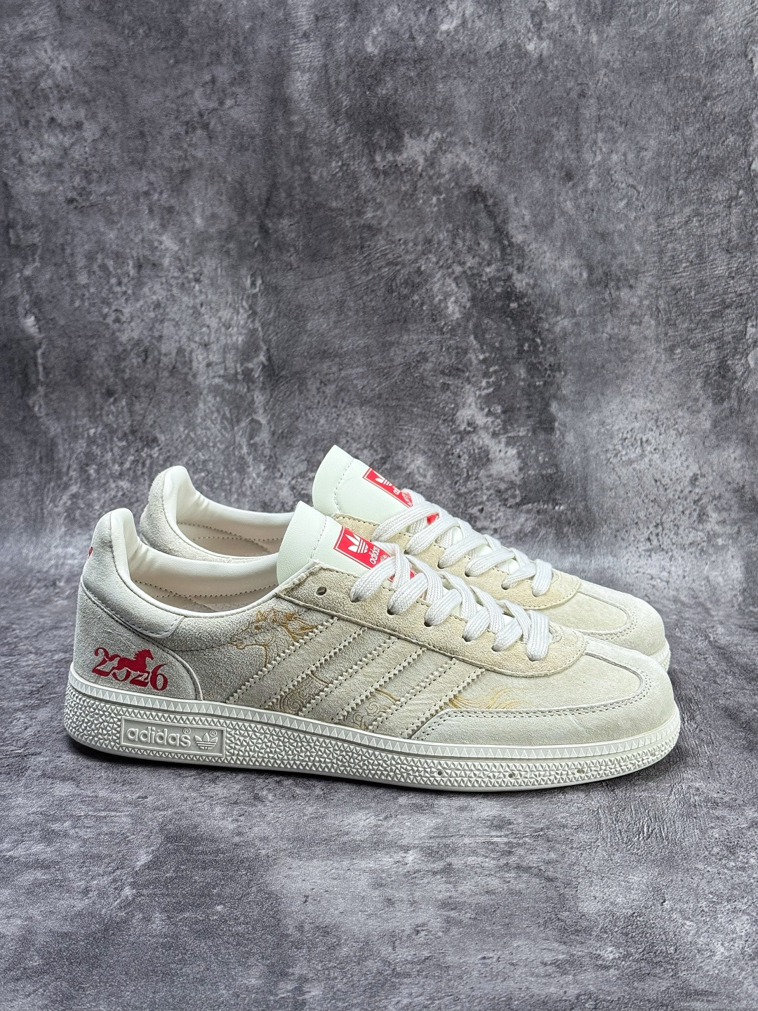 F版 马年新款海外定制限量发售 Adidas Originals GAZELLE BOLD W“马年联名限定”限定德训鞋 ZH2607
