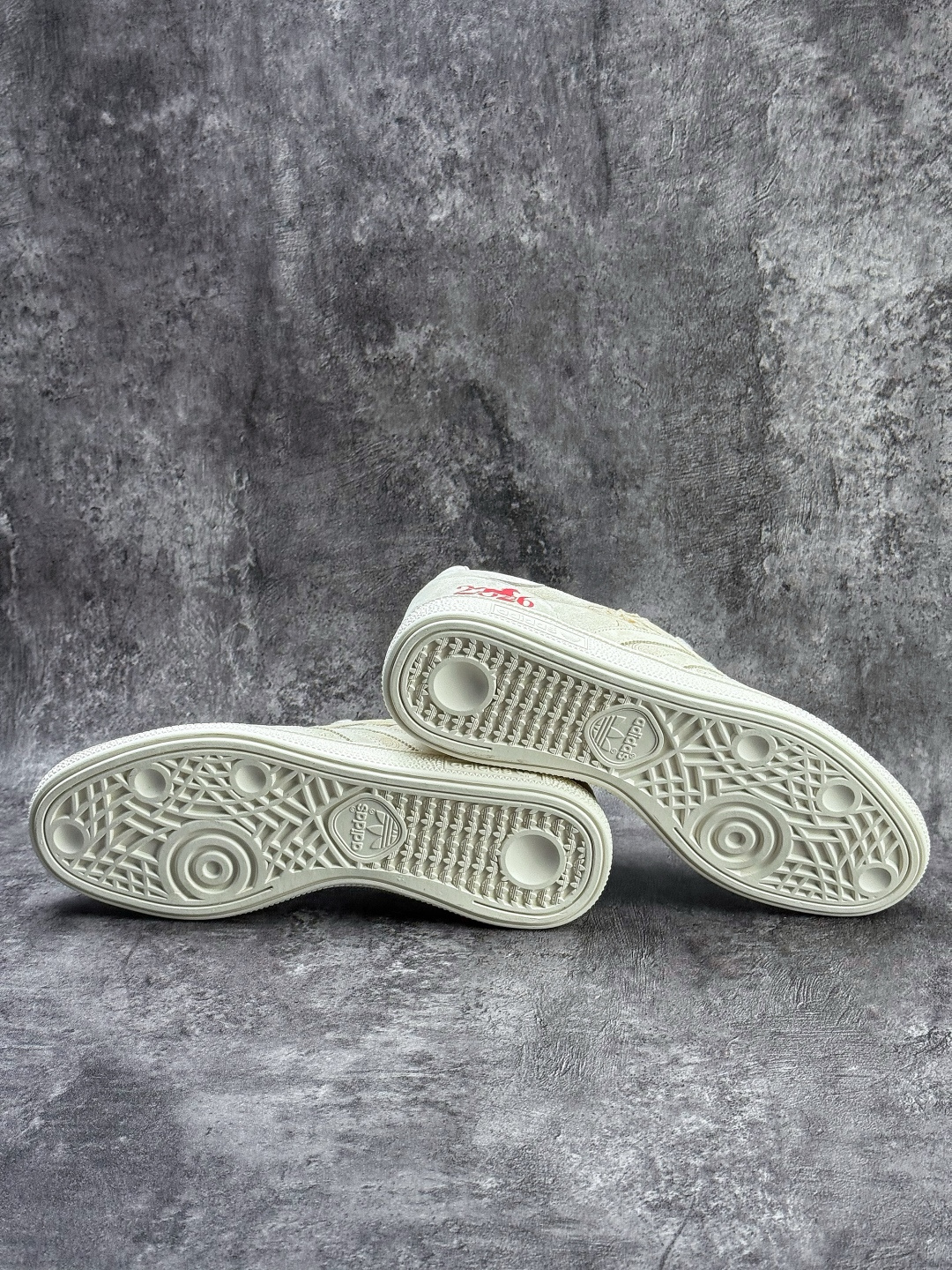 F版 马年新款海外定制限量发售 Adidas Originals GAZELLE BOLD W“马年联名限定”限定德训鞋 ZH2607