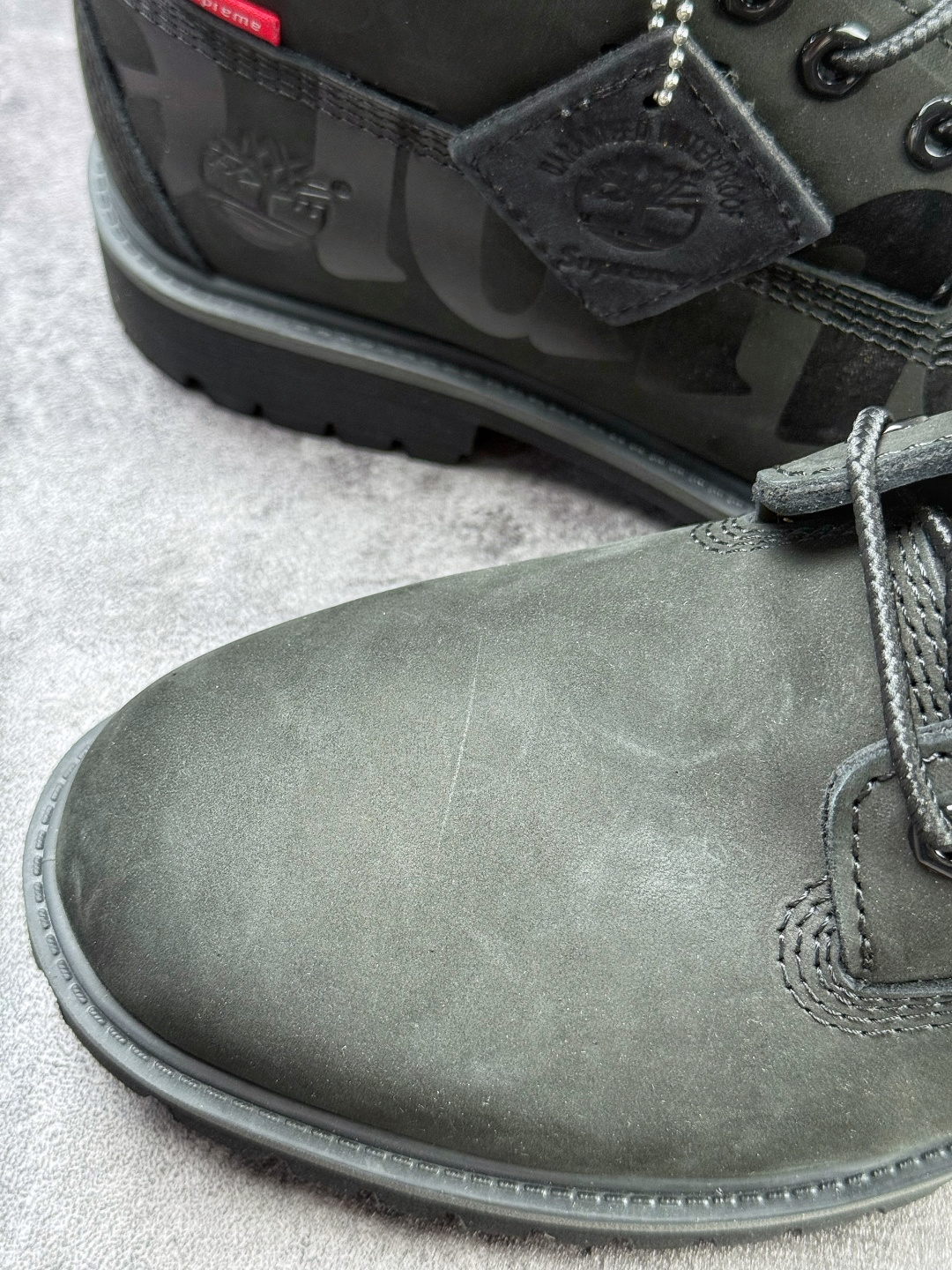 Timberland/天伯伦 添柏岚/经典大黄靴 高帮/ 黑色 TB 010061 713-Top High Quatity Cheap Sneakers Fashion Clothing Clothes Bags handbags Shoes of all Brand wholesale With The best Quality And Beautiful Price from China Factory Chinese suppliers wholesaler seller Timberland/天伯伦 添柏岚/经典大黄靴 高帮/ 黑色 TB 010061 713