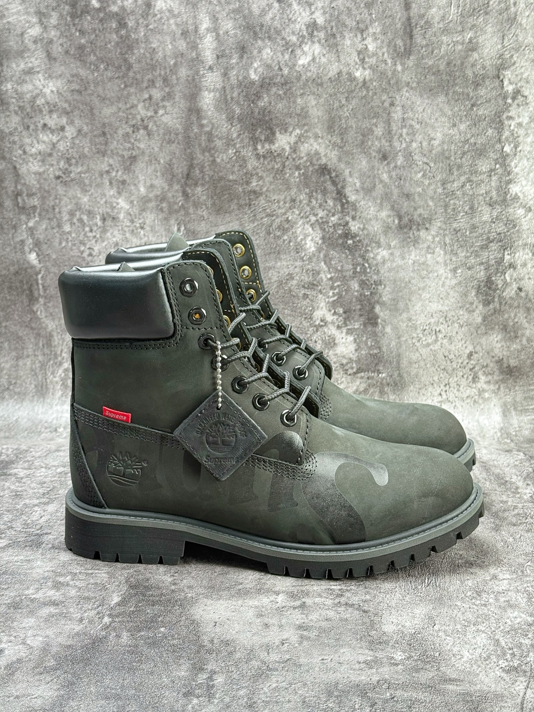 Timberland/天伯伦 添柏岚/经典大黄靴 高帮/ 黑色 TB 010061 713-Top High Quatity Cheap Sneakers Fashion Clothing Clothes Bags handbags Shoes of all Brand wholesale With The best Quality And Beautiful Price from China Factory Chinese suppliers wholesaler seller Timberland/天伯伦 添柏岚/经典大黄靴 高帮/ 黑色 TB 010061 713