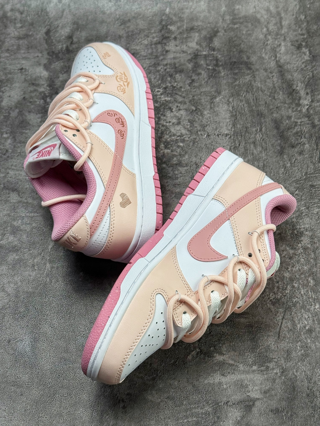 230 NIKE SB Dunk Low 米白粉绑带 DD1873-112-Chinese UA Cheap High Quatity Brand Clothes Bags handbags Sneakers wholesale wholesaler seller from China Factory suppliers Fashion Clothing Shoes best Quality Beautiful Price 230 NIKE SB Dunk Low 米白粉绑带 DD1873-112