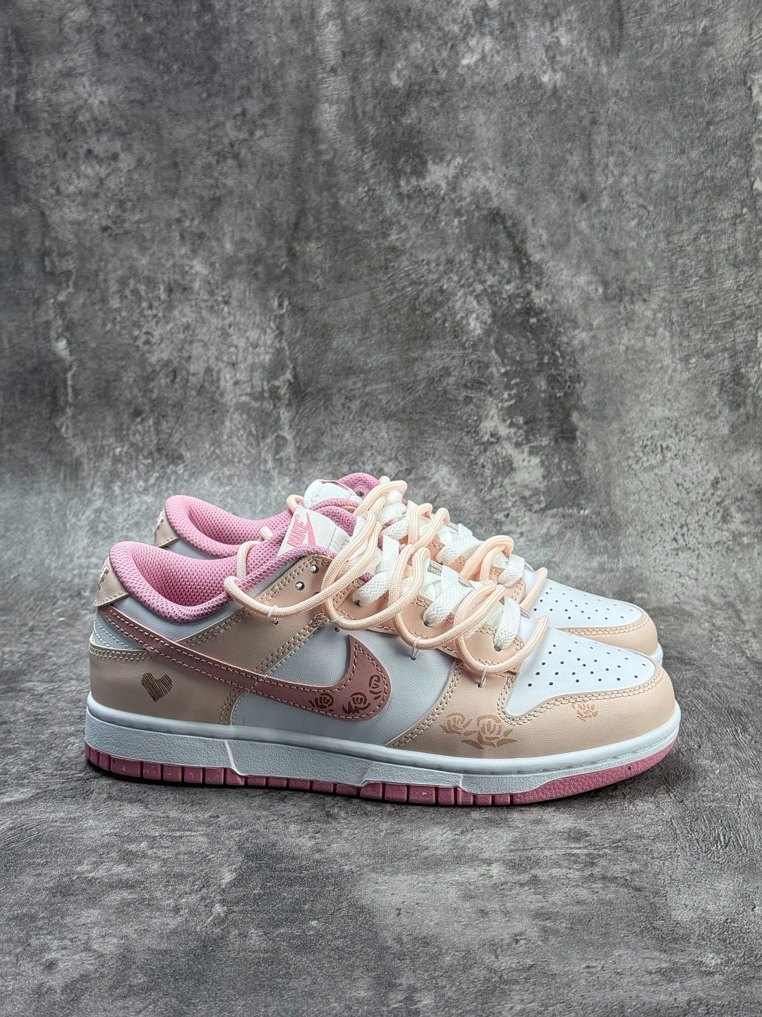 230 NIKE SB Dunk Low 米白粉绑带 DD1873-112-Chinese UA Cheap High Quatity Brand Clothes Bags handbags Sneakers wholesale wholesaler seller from China Factory suppliers Fashion Clothing Shoes best Quality Beautiful Price 230 NIKE SB Dunk Low 米白粉绑带 DD1873-112