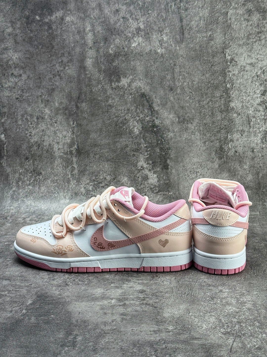 230 NIKE SB Dunk Low 米白粉绑带 DD1873-112-Chinese UA Cheap High Quatity Brand Clothes Bags handbags Sneakers wholesale wholesaler seller from China Factory suppliers Fashion Clothing Shoes best Quality Beautiful Price 230 NIKE SB Dunk Low 米白粉绑带 DD1873-112