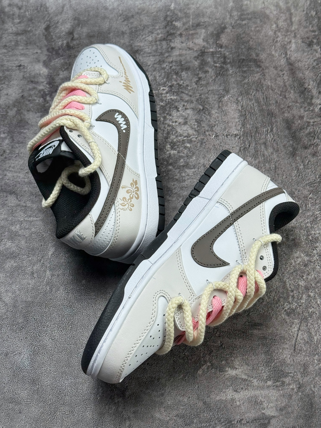 Nike SB Dunk Low 白灰绑带 DD1391-100-Top High Quatity Cheap Sneakers Fashion Clothing Clothes Bags handbags Shoes of all Brand wholesale With The best Quality And Beautiful Price from China Factory Chinese suppliers wholesaler seller Nike SB Dunk Low 白灰绑带 DD1391-100